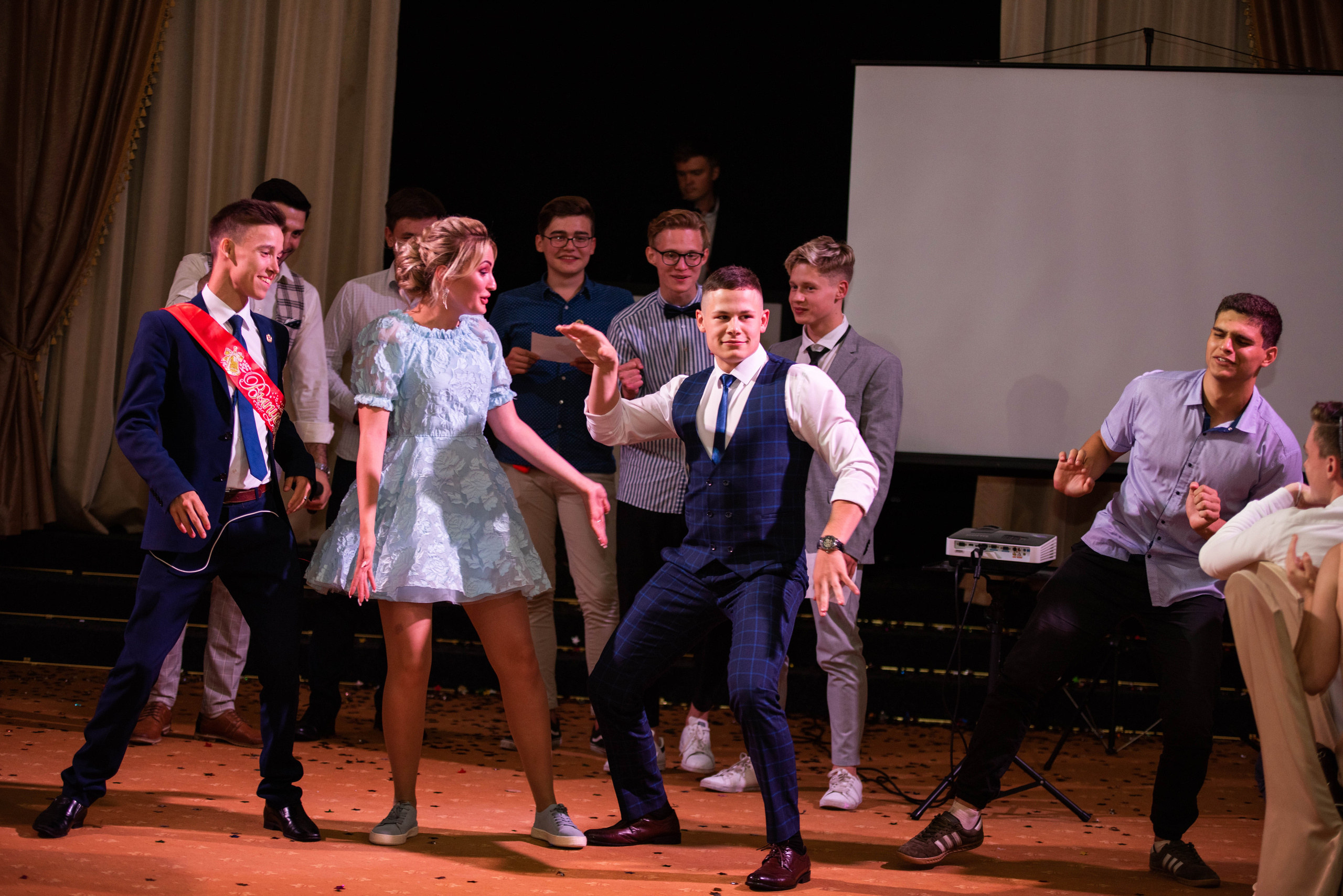 31 школа Выпускной 2019. Выпускные альбомы в Подольске Москве и МО