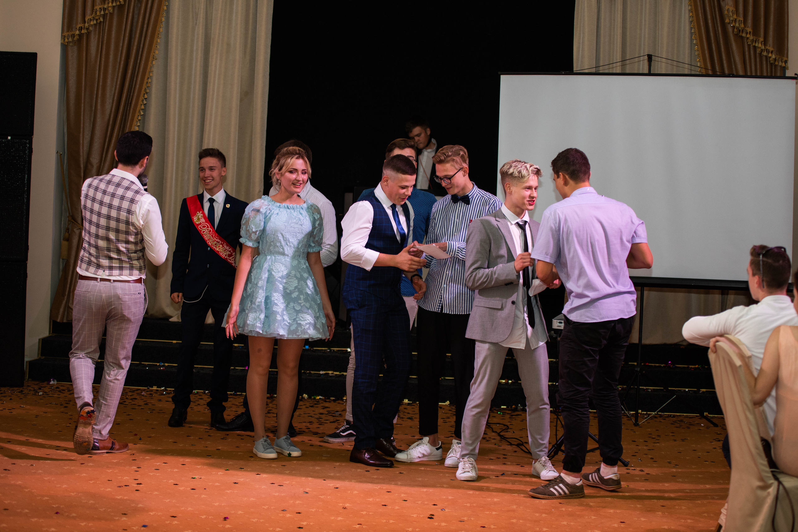 31 школа Выпускной 2019. Выпускные альбомы в Подольске Москве и МО