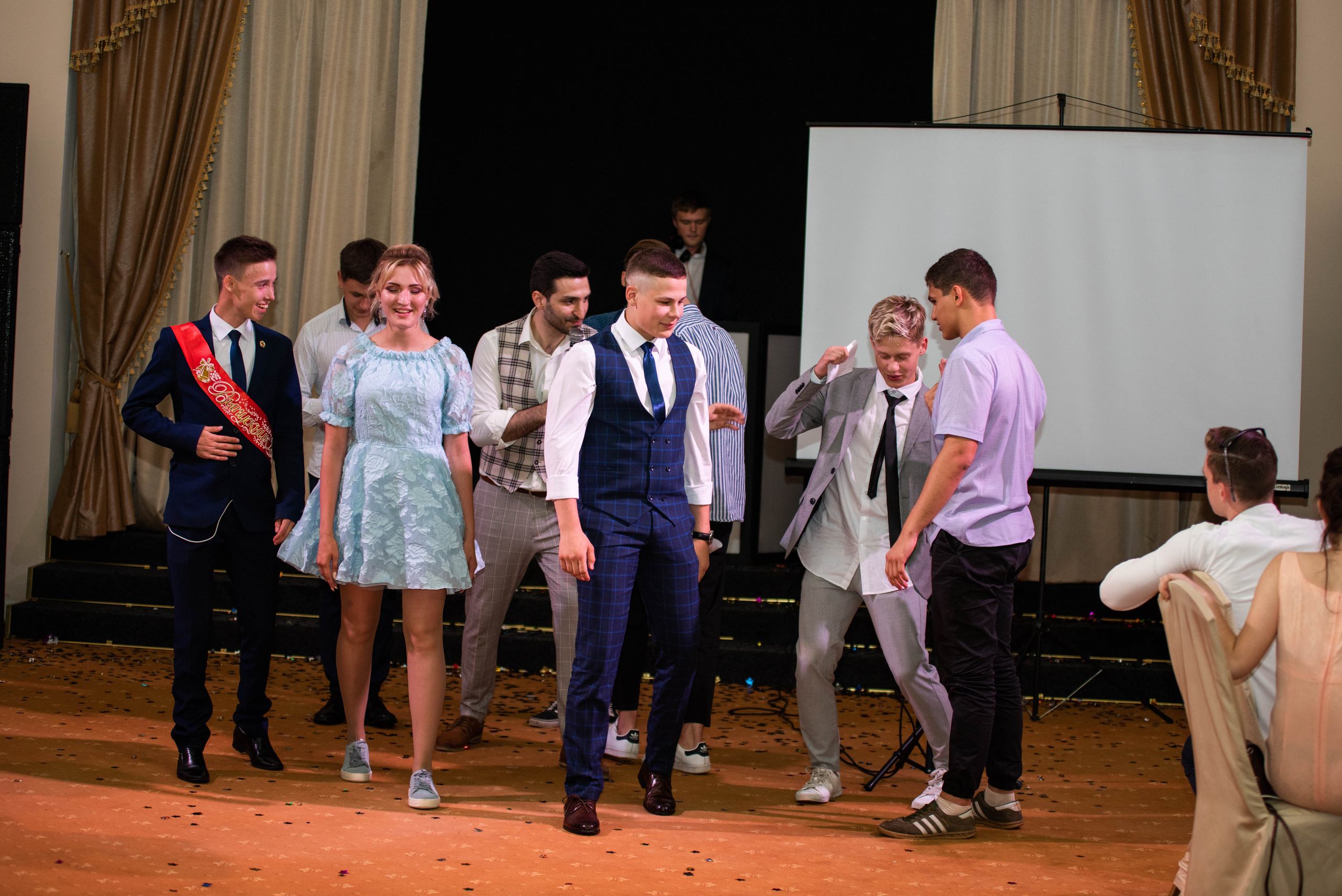 31 школа Выпускной 2019. Выпускные альбомы в Подольске Москве и МО