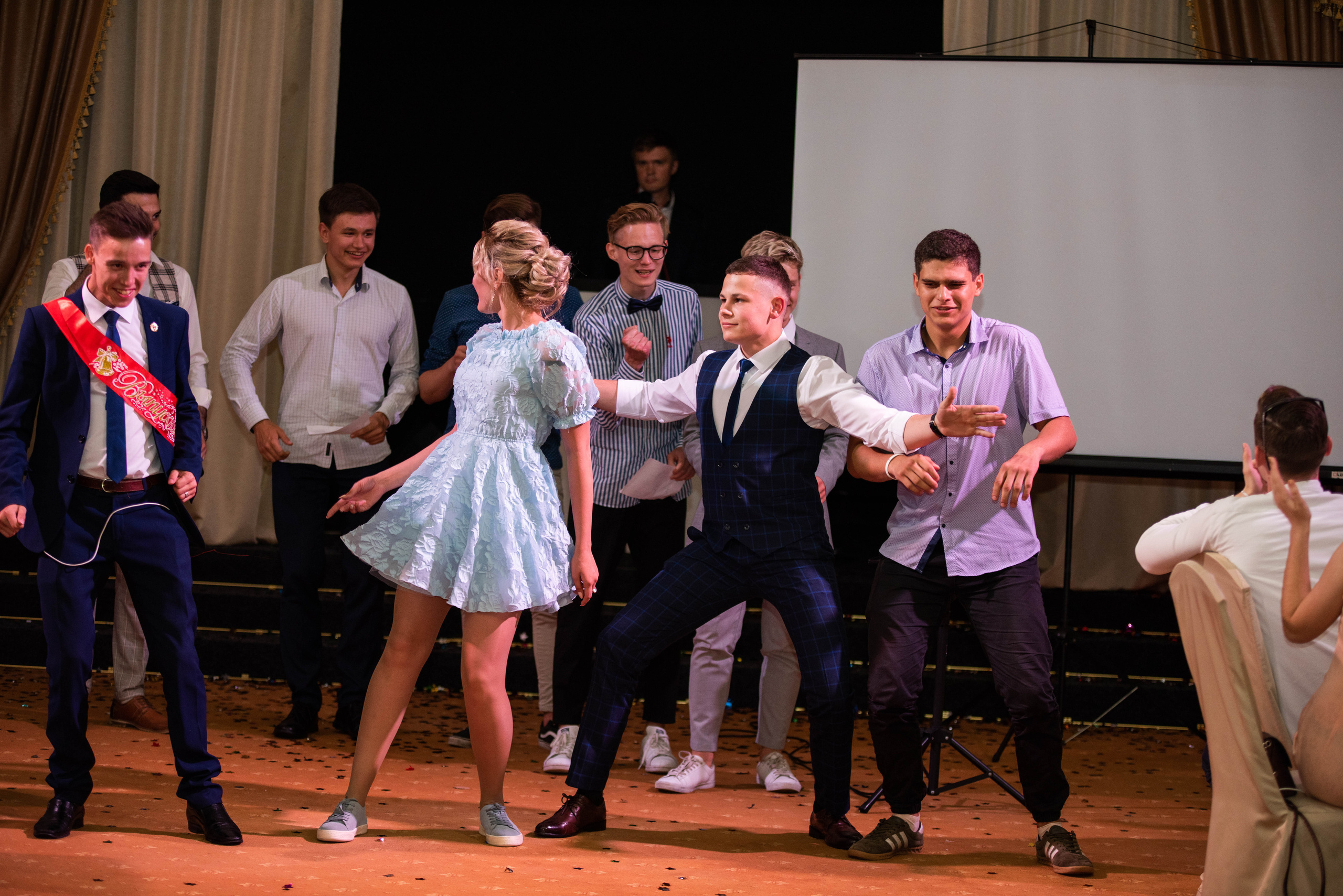 31 школа Выпускной 2019. Выпускные альбомы в Подольске Москве и МО