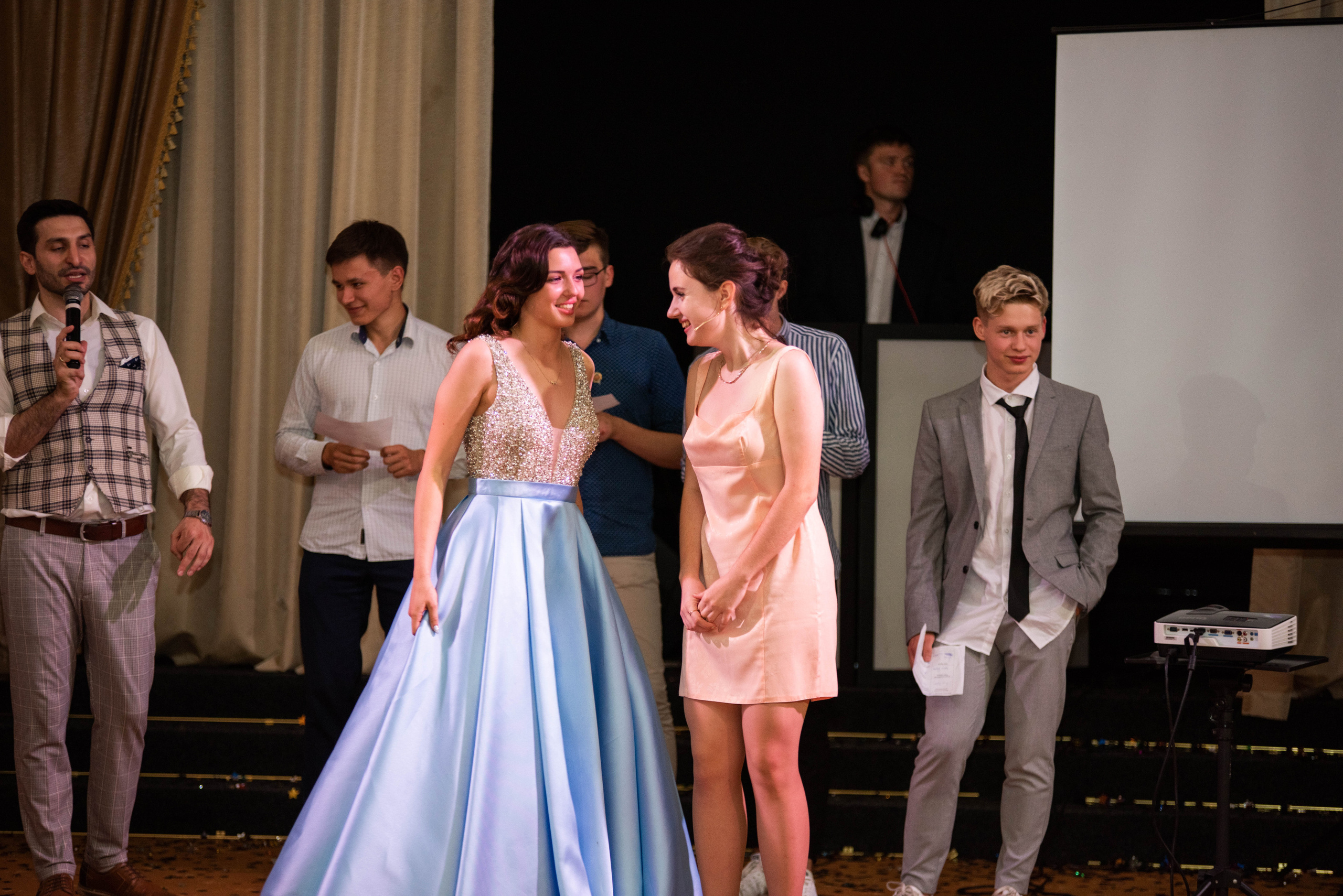 31 школа Выпускной 2019. Выпускные альбомы в Подольске Москве и МО