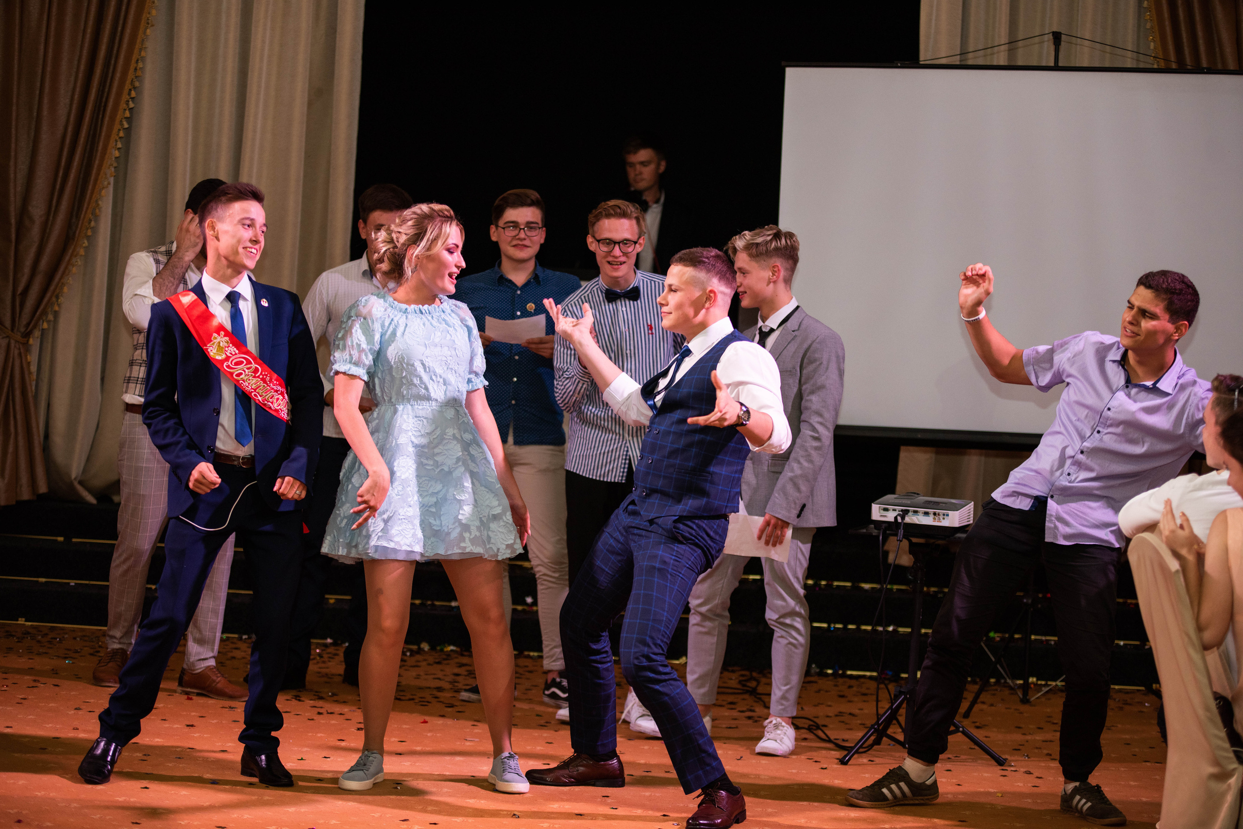 31 школа Выпускной 2019. Выпускные альбомы в Подольске Москве и МО