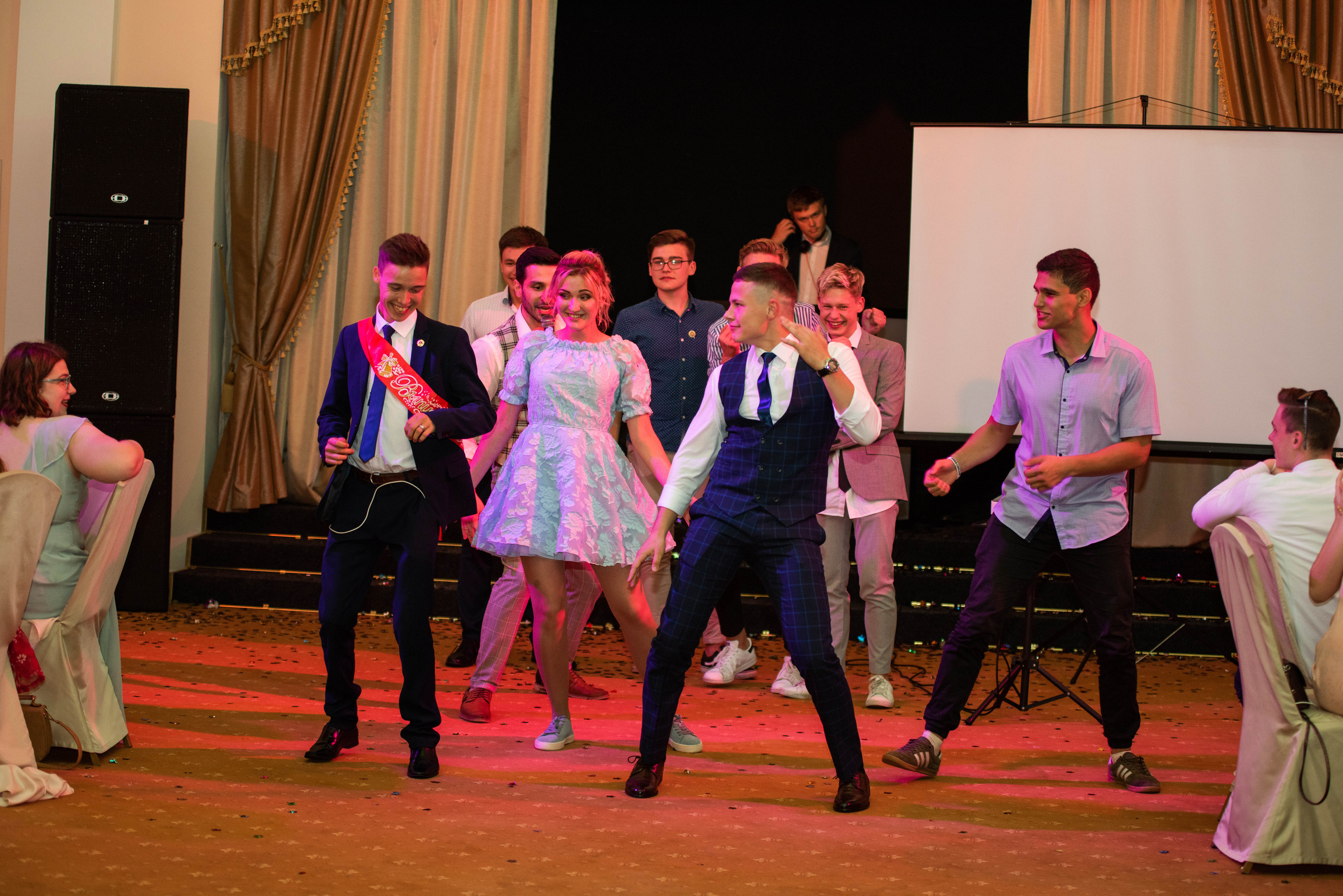 31 школа Выпускной 2019. Выпускные альбомы в Подольске Москве и МО