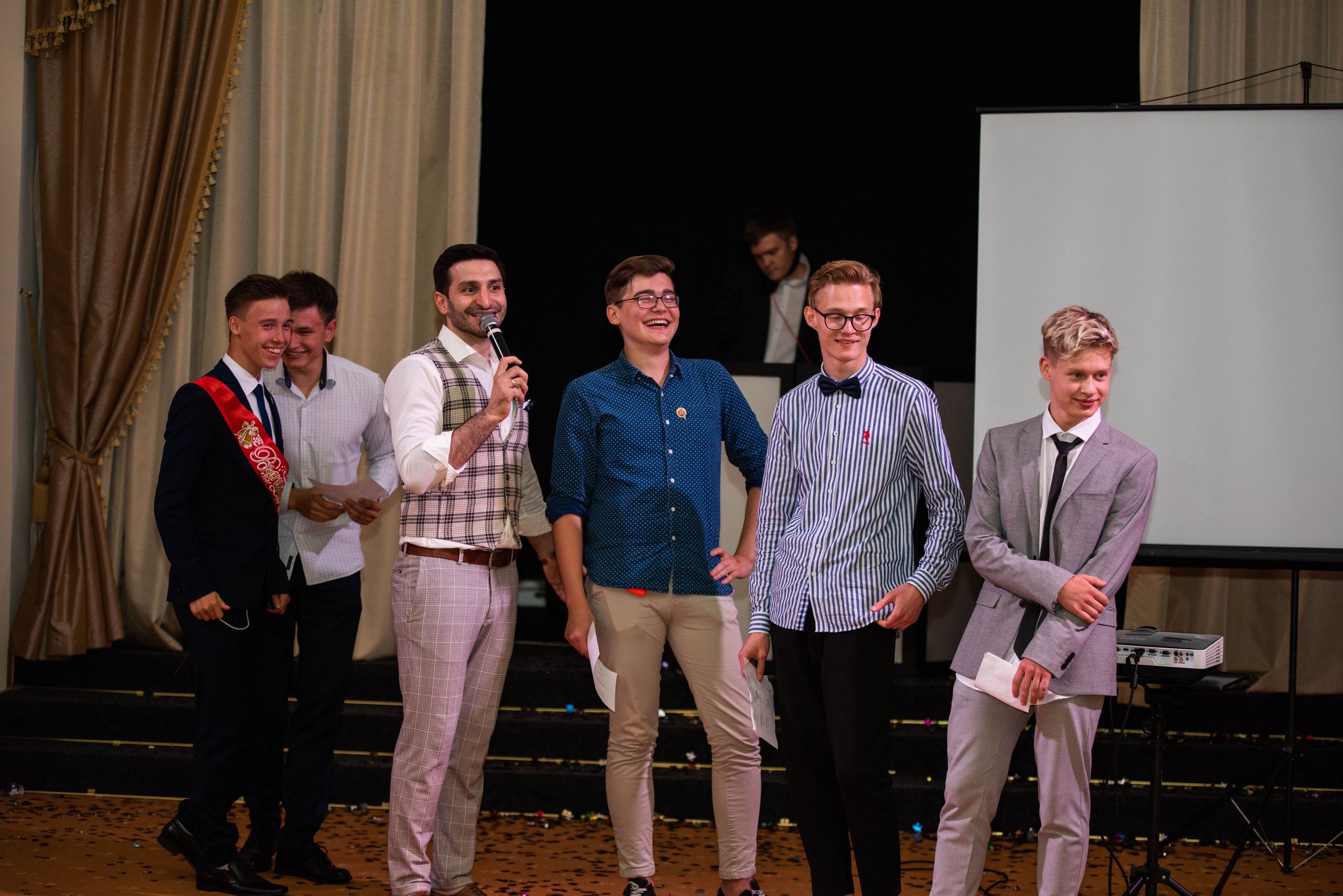 31 школа Выпускной 2019. Выпускные альбомы в Подольске Москве и МО