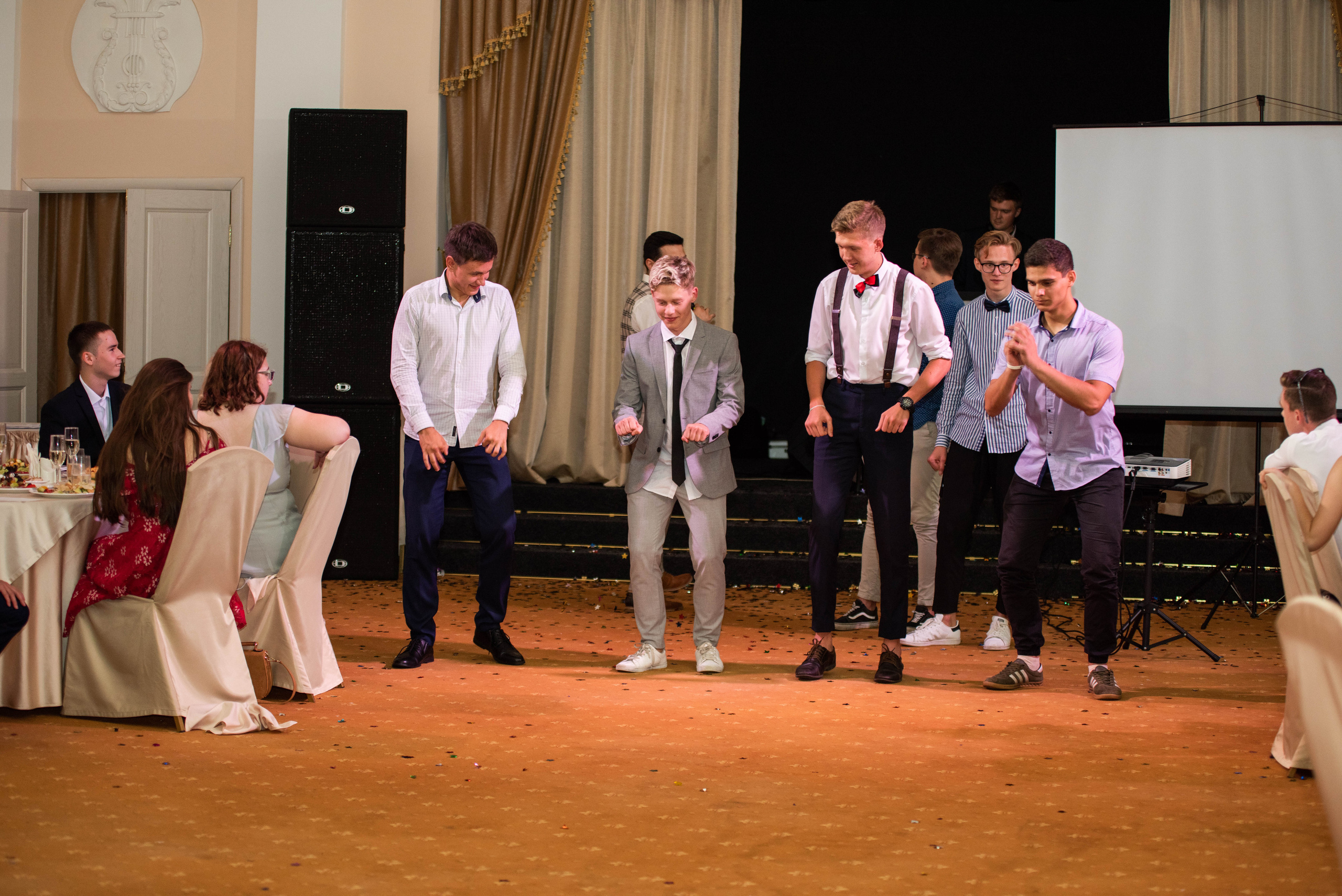 31 школа Выпускной 2019. Выпускные альбомы в Подольске Москве и МО