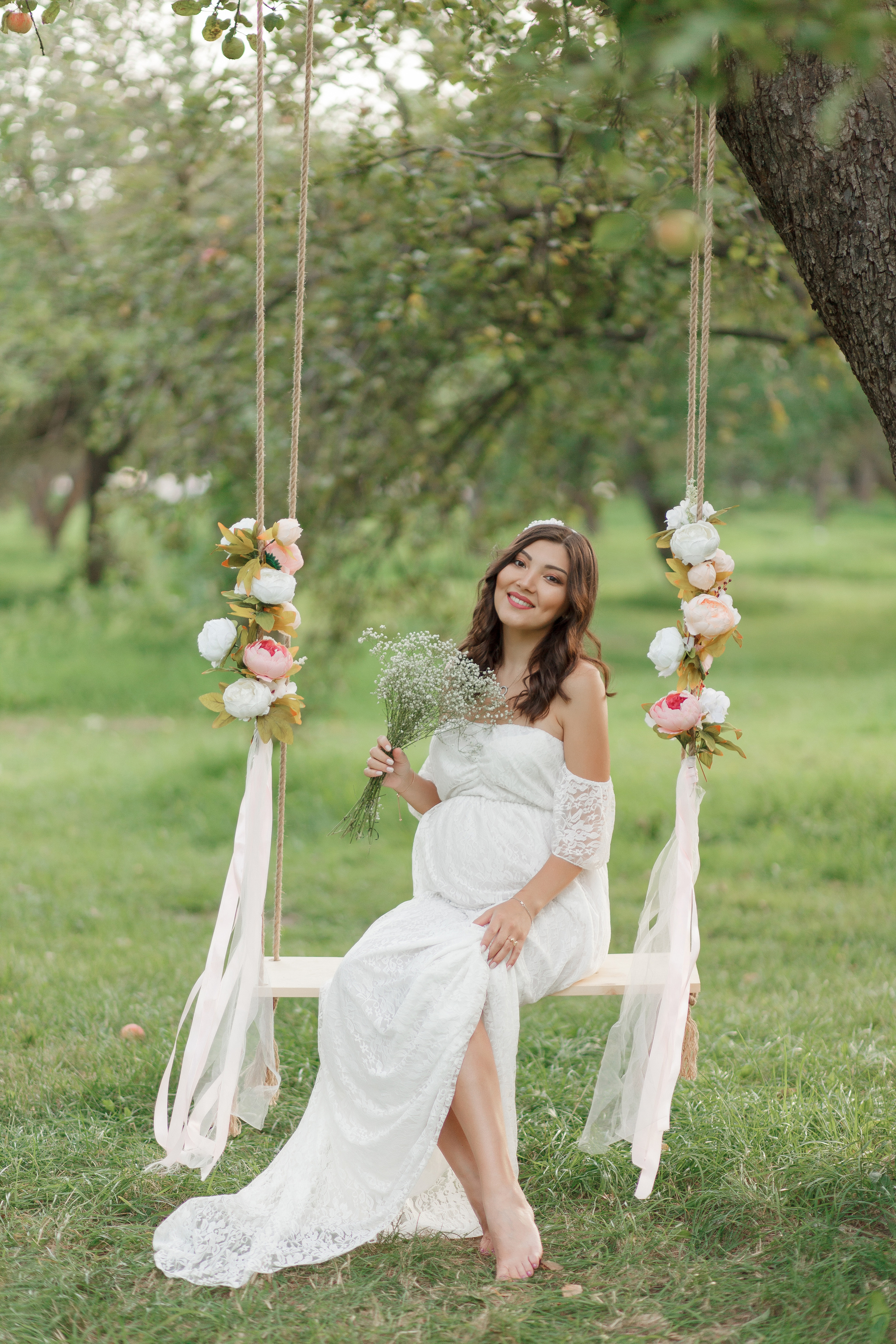 Семейная фотосессия в яблоневом саду на Кутузовском проспекте. Фотограф Александра Сыщенко