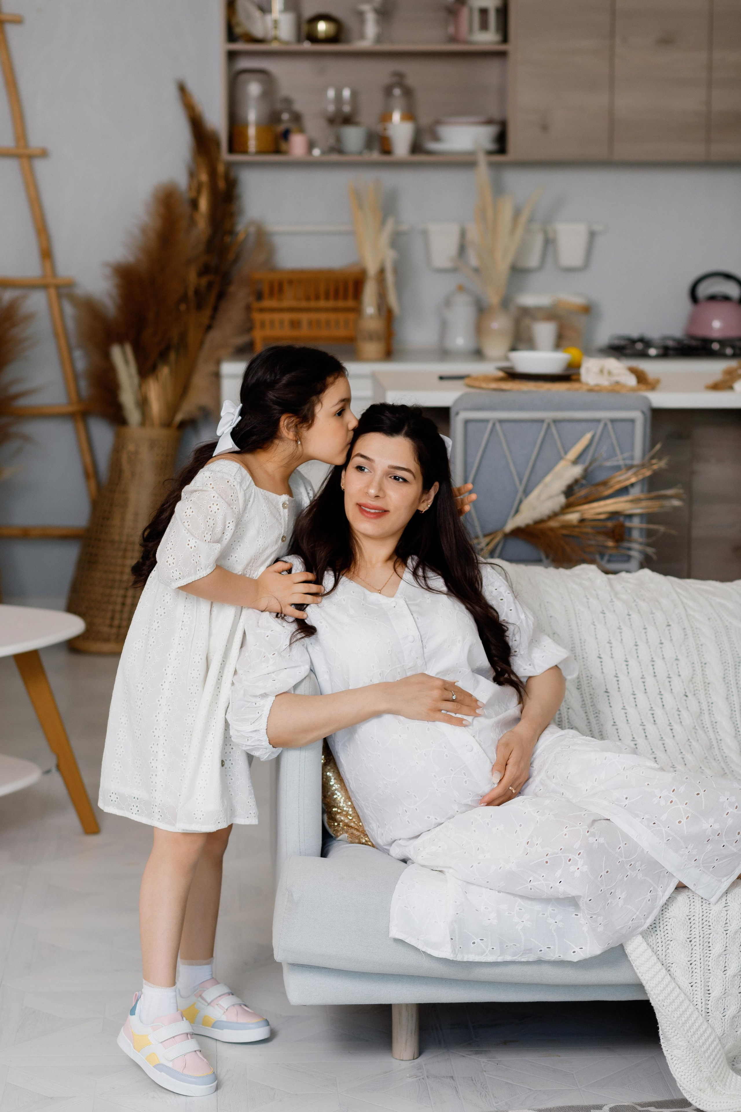 Фотосессия беременности в фотостудии Луна. Фотограф Александра Сыщенко