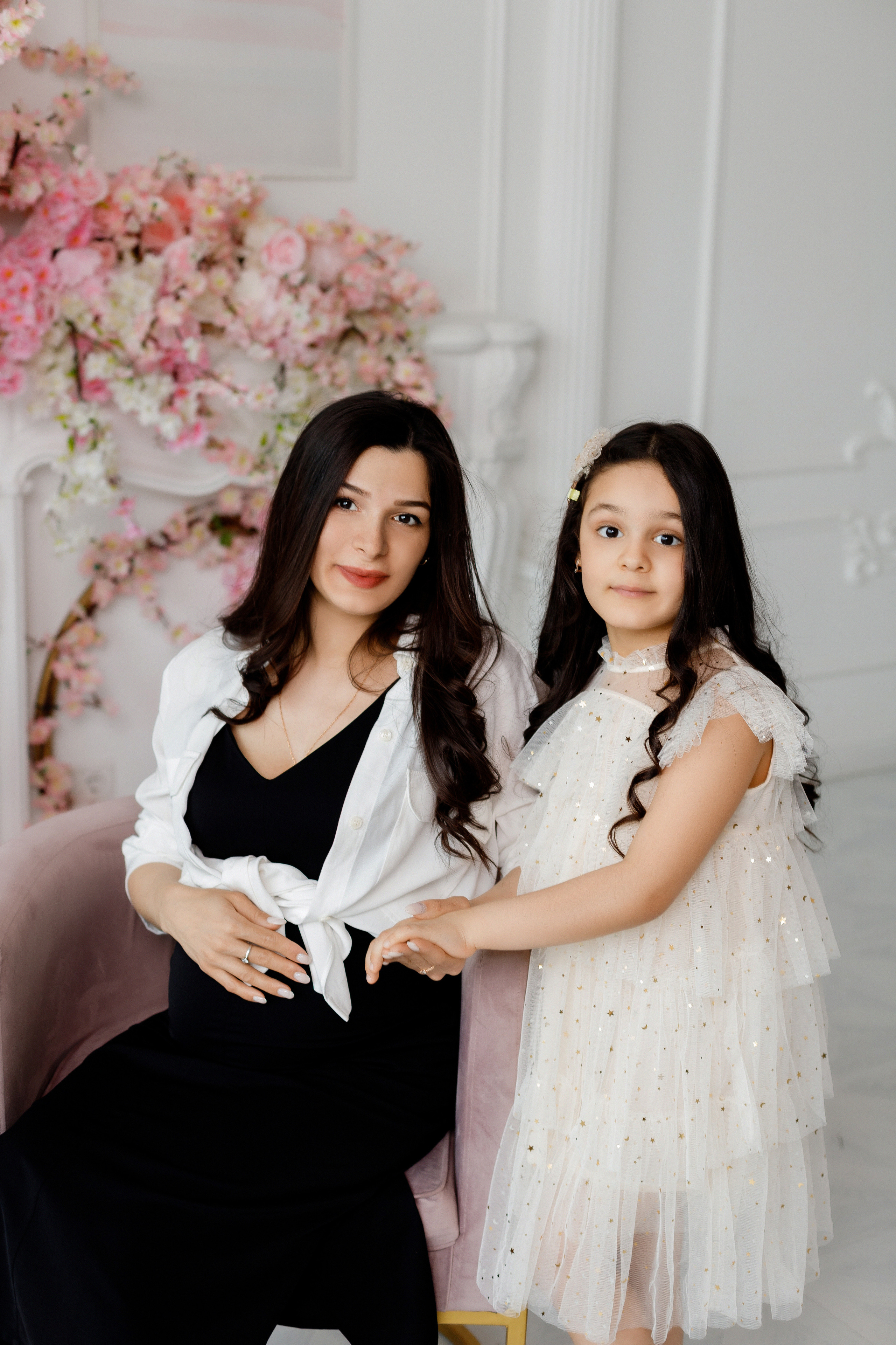 Фотосессия беременности в фотостудии Луна. Фотограф Александра Сыщенко