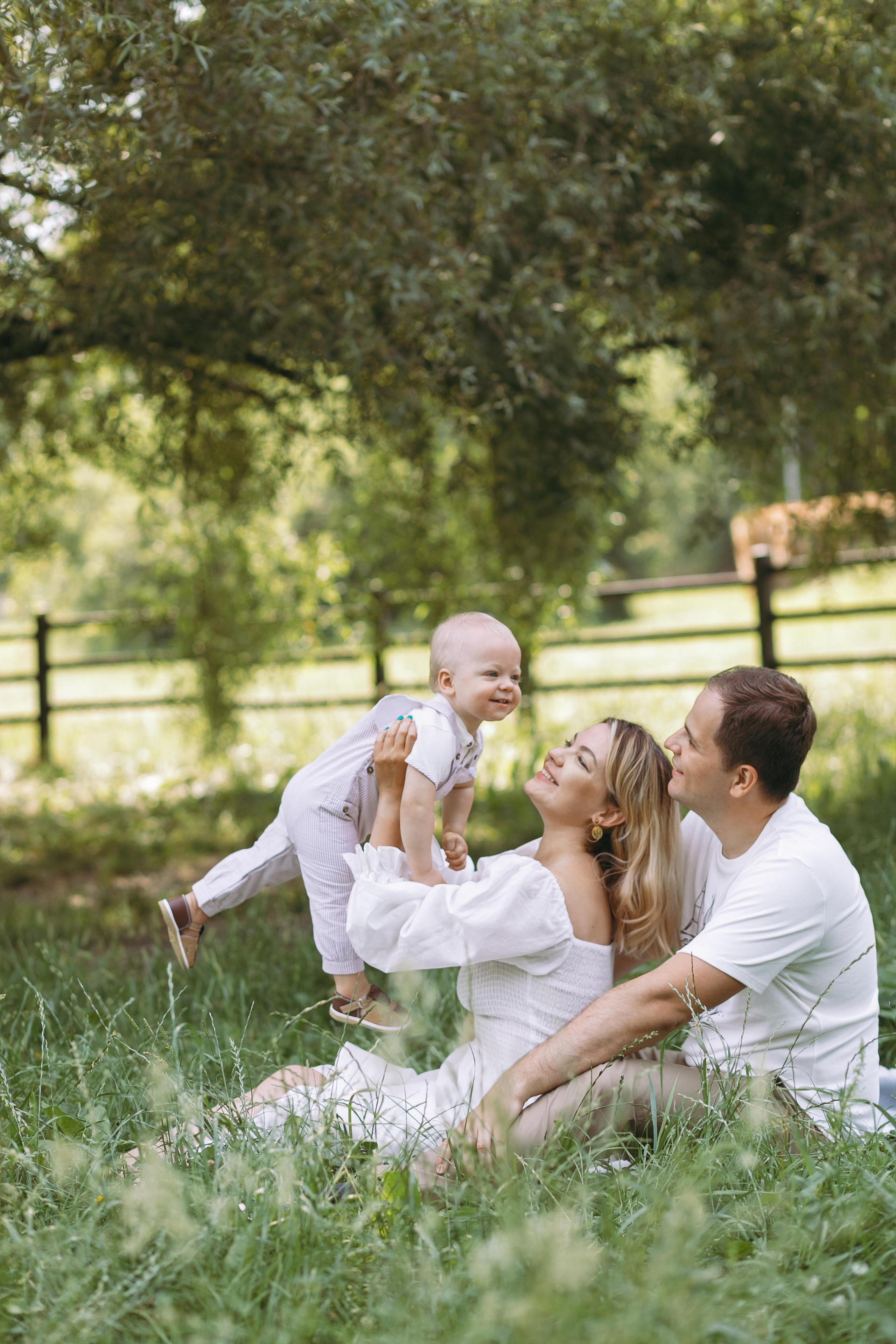 Жаркая летняя фотосессия около пруда Пыхтино. Фотограф Александра Сыщенко