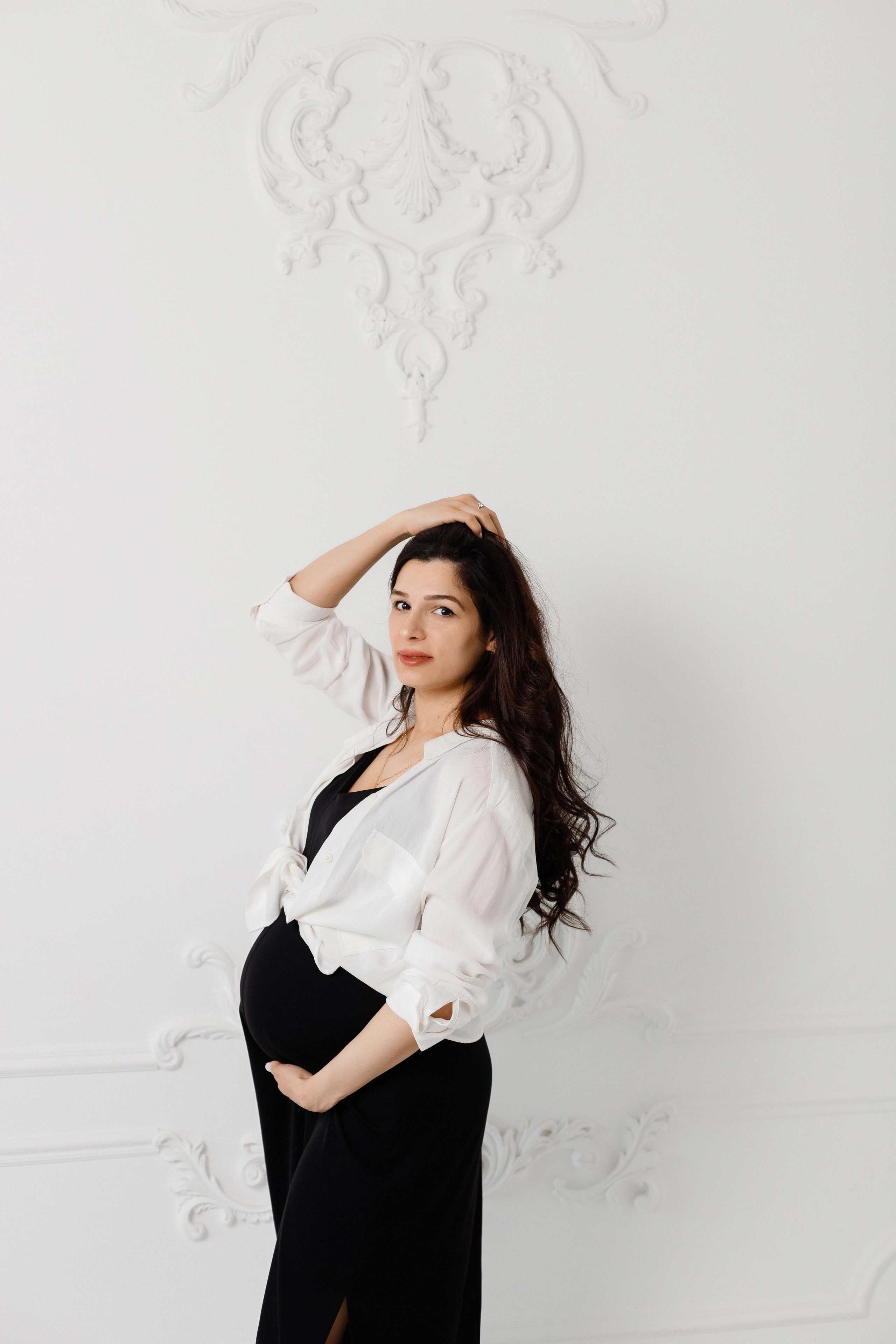 Фотосессия беременности в фотостудии Луна. Фотограф Александра Сыщенко