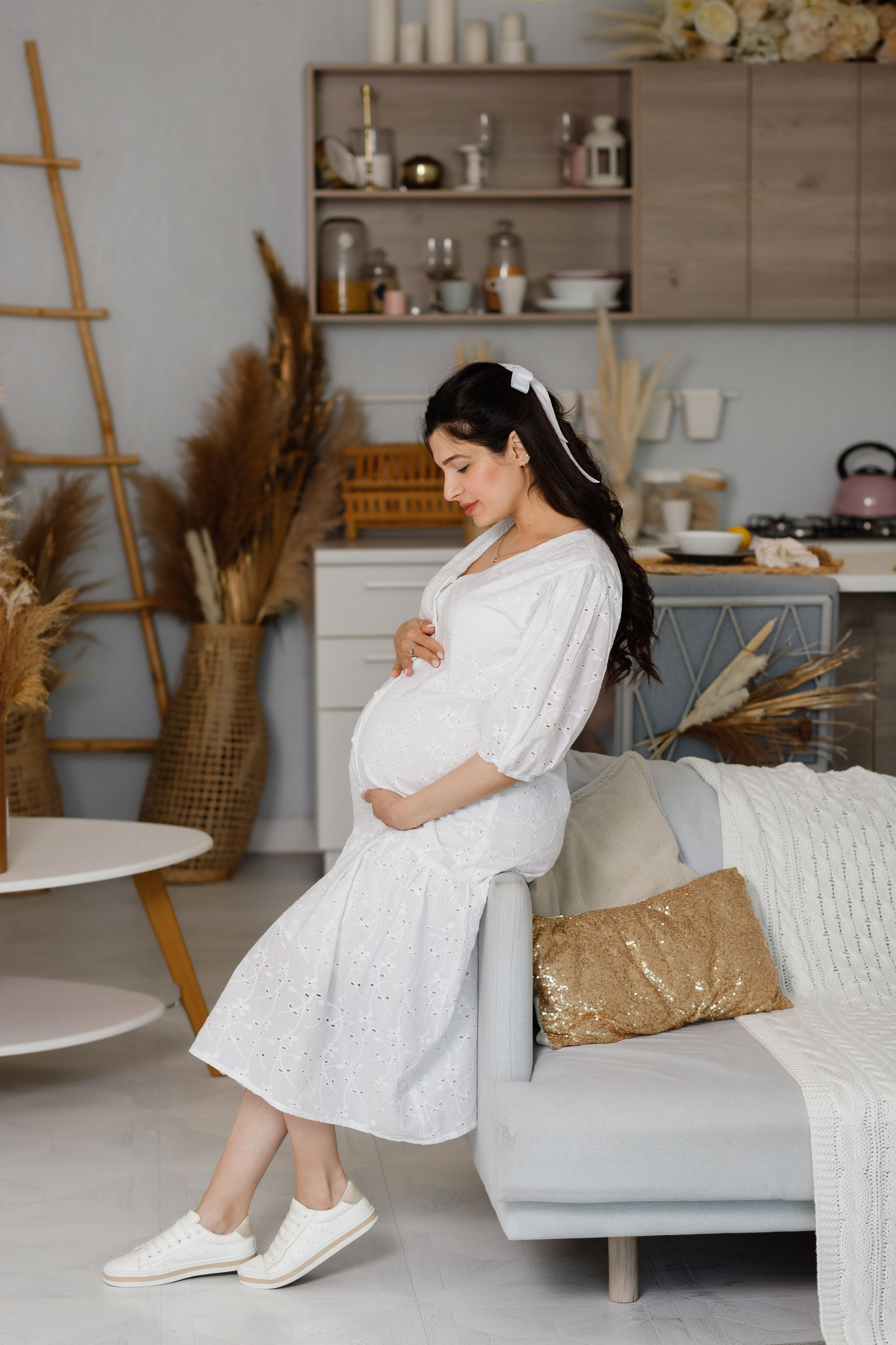 Фотосессия беременности в фотостудии Луна. Фотограф Александра Сыщенко