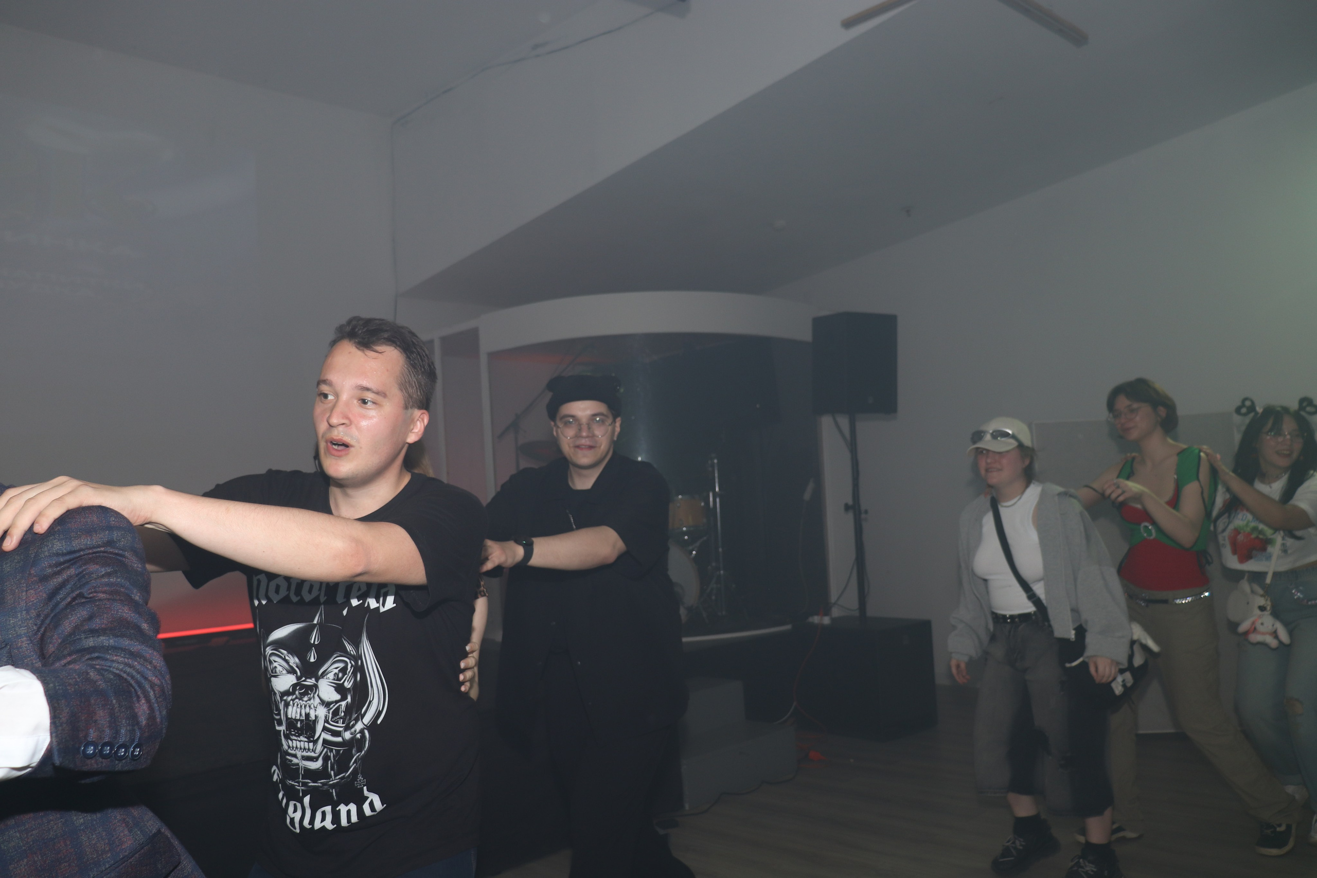 Дискотека 90х молодёжного «клуба 52». Ивентный фотограф в Санкт-Петербурге Олег Комков