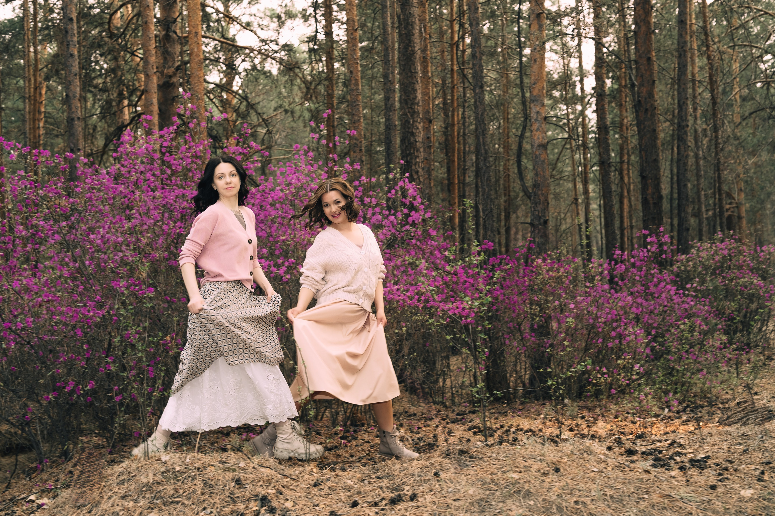 Фотосессия в багульнике. Портретный фотограф в Чите Анна Камратова. Помогу Вам создать историю, в которой Вы — главный герой!