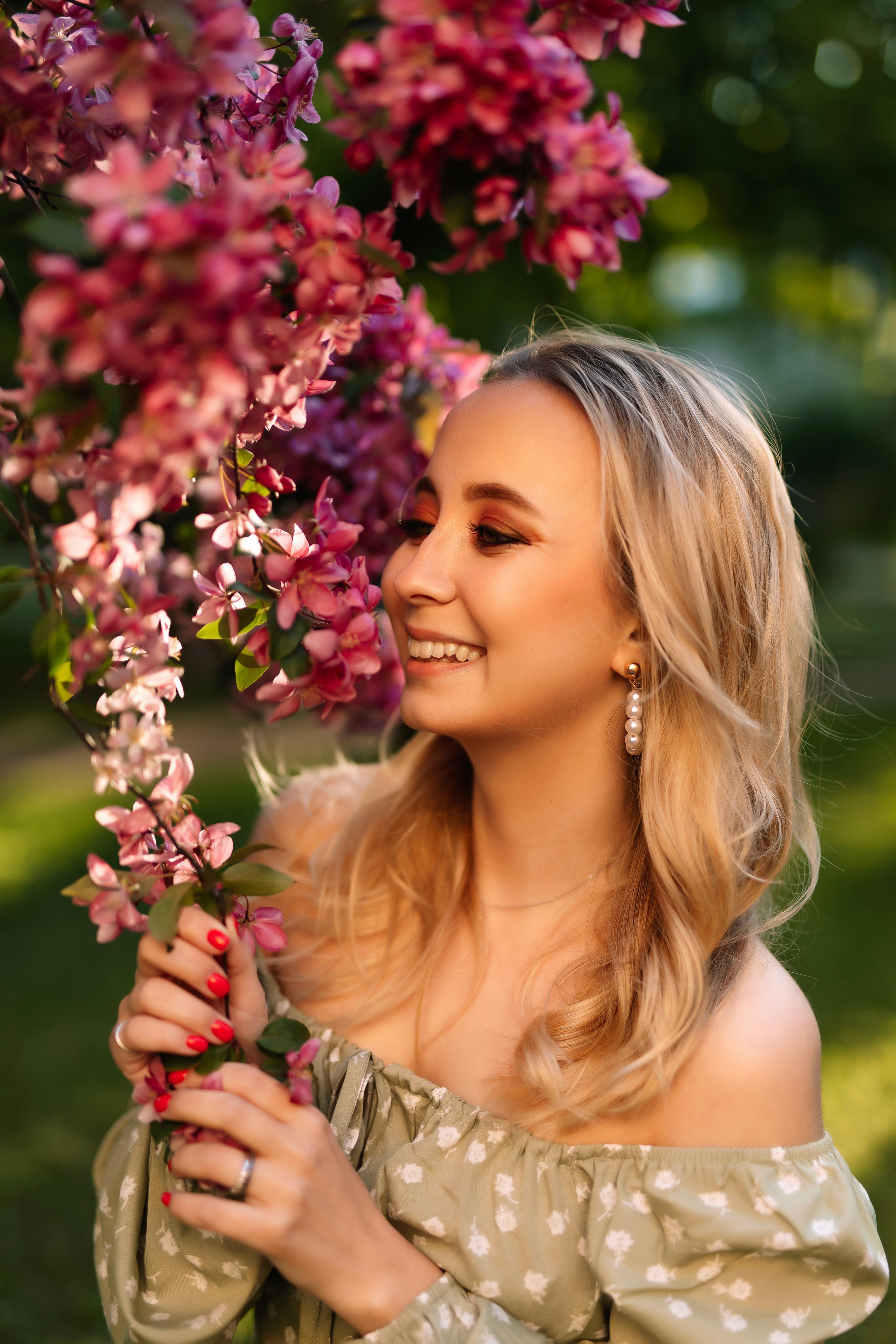 В цветении яблонь. Фотограф Москва Мария Захарова
