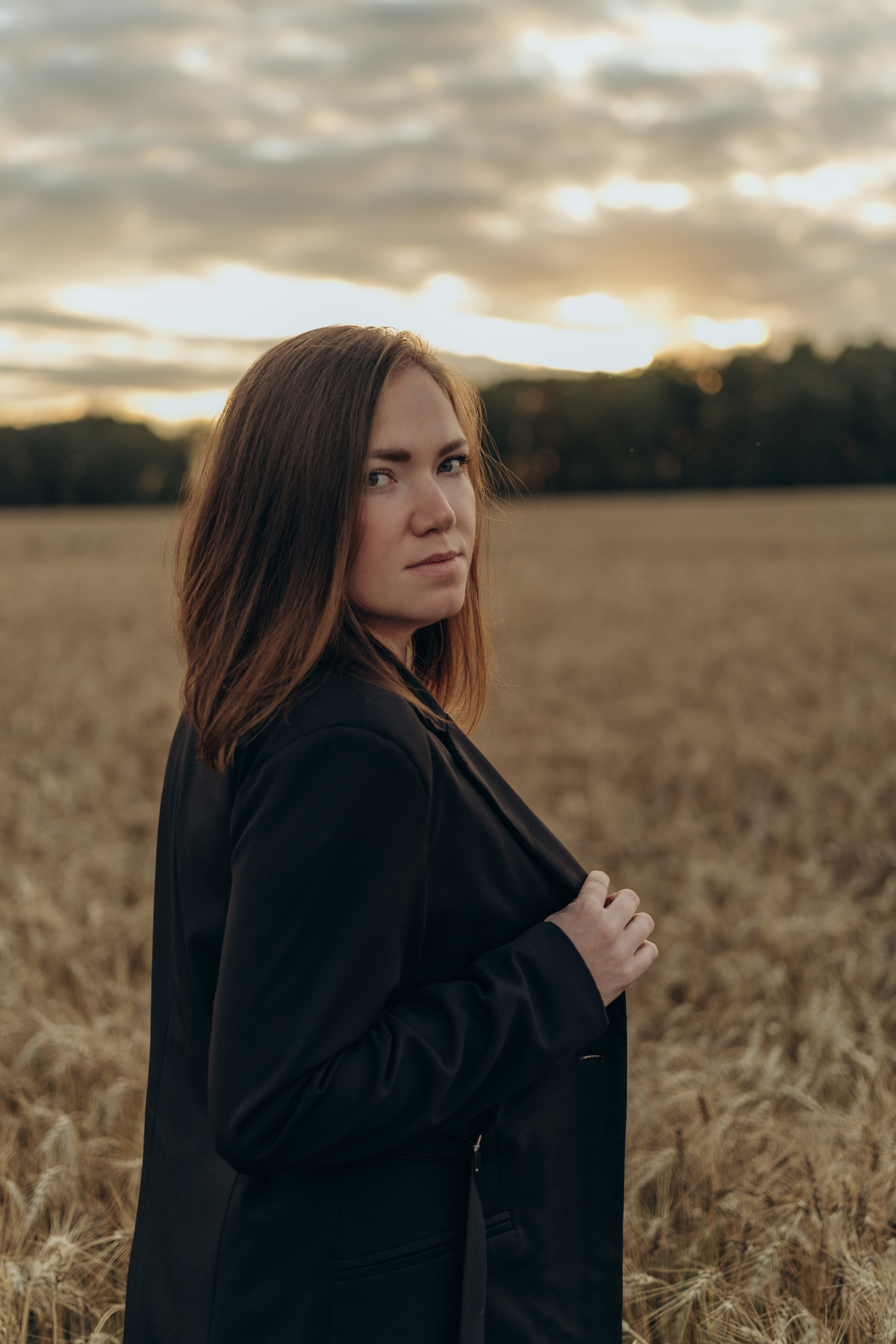 Бунтарка в поле. Фотограф в Тарусе Серпухове Москве Рина Дукежанова