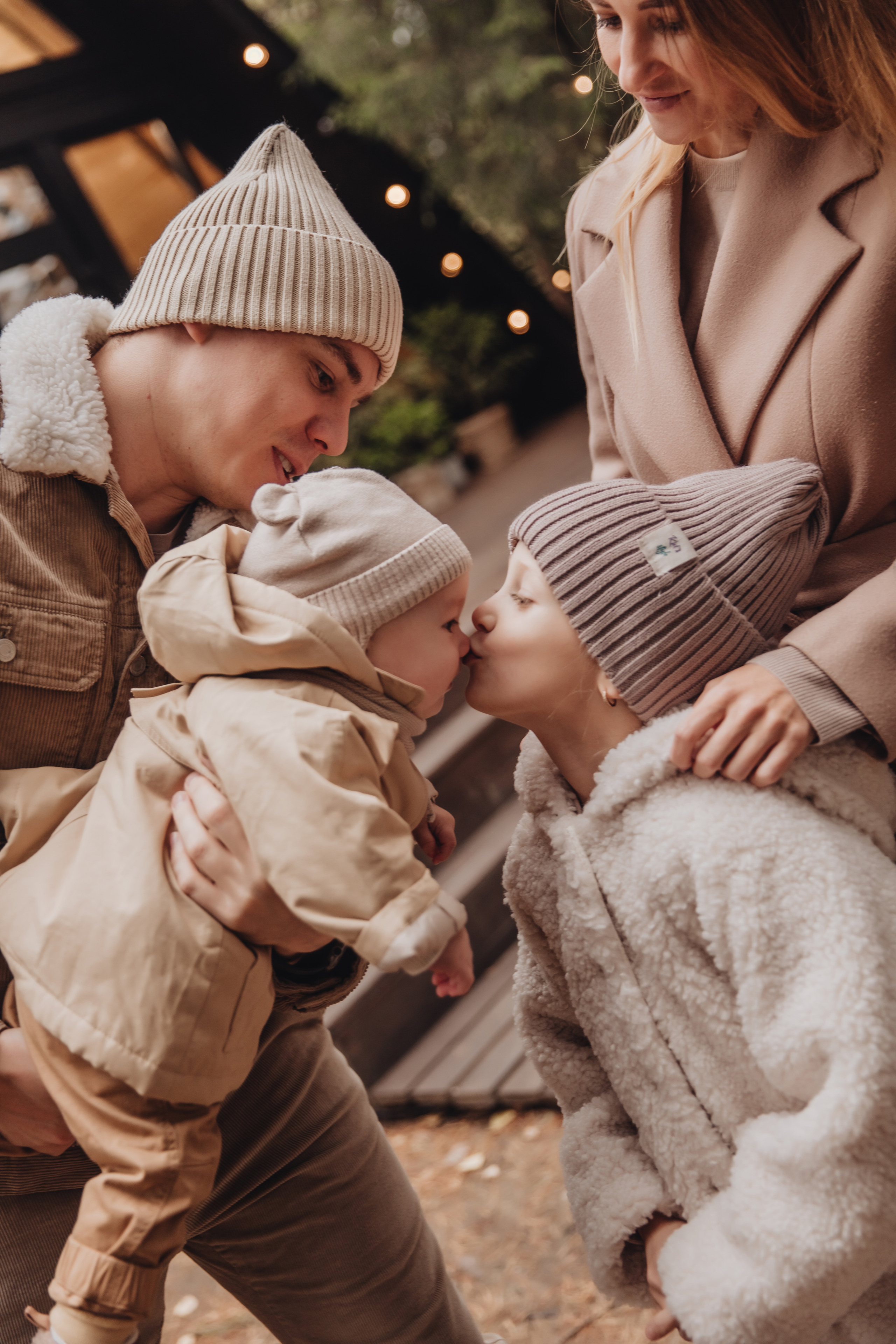 Happy family. NatalieDmi — фотосессия беременности, семейный фотограф, портрет
