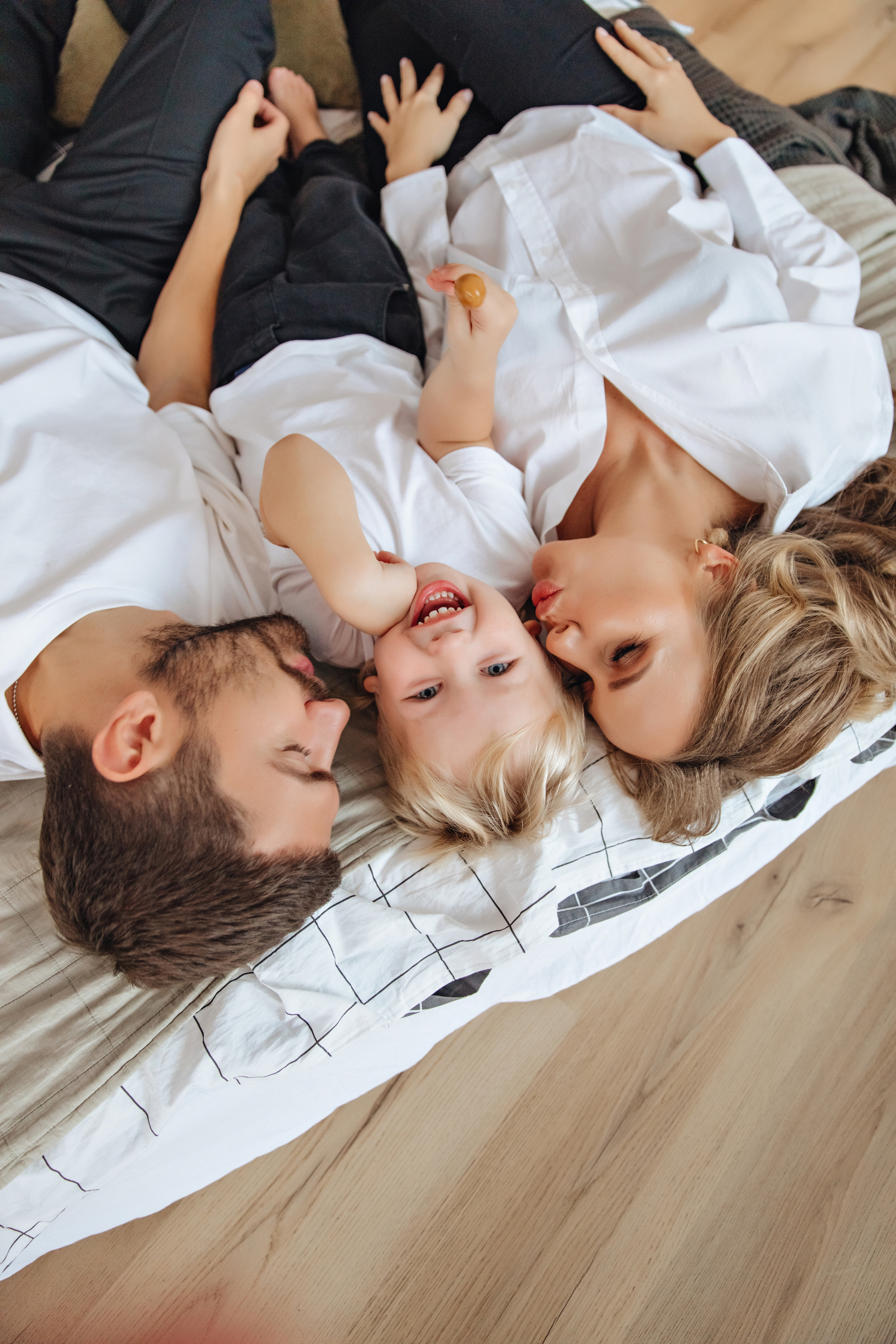 03.12.2021 Happy family * Anton, Stephanie and Mark. NatalieDmi — фотосессия беременности, семейный фотограф, портрет