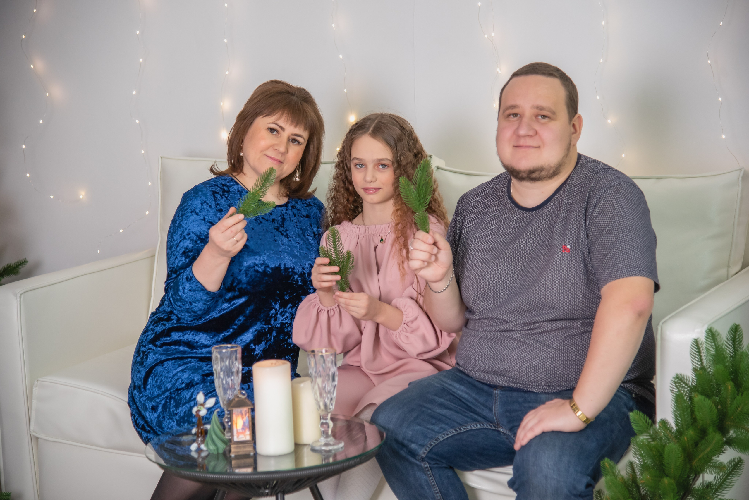 Семейная новогодняя фотосессия «Стандарт». Занимаюсь профессиональной фотографией и живу рядом с Байкалом. Работаю в разных жанрах