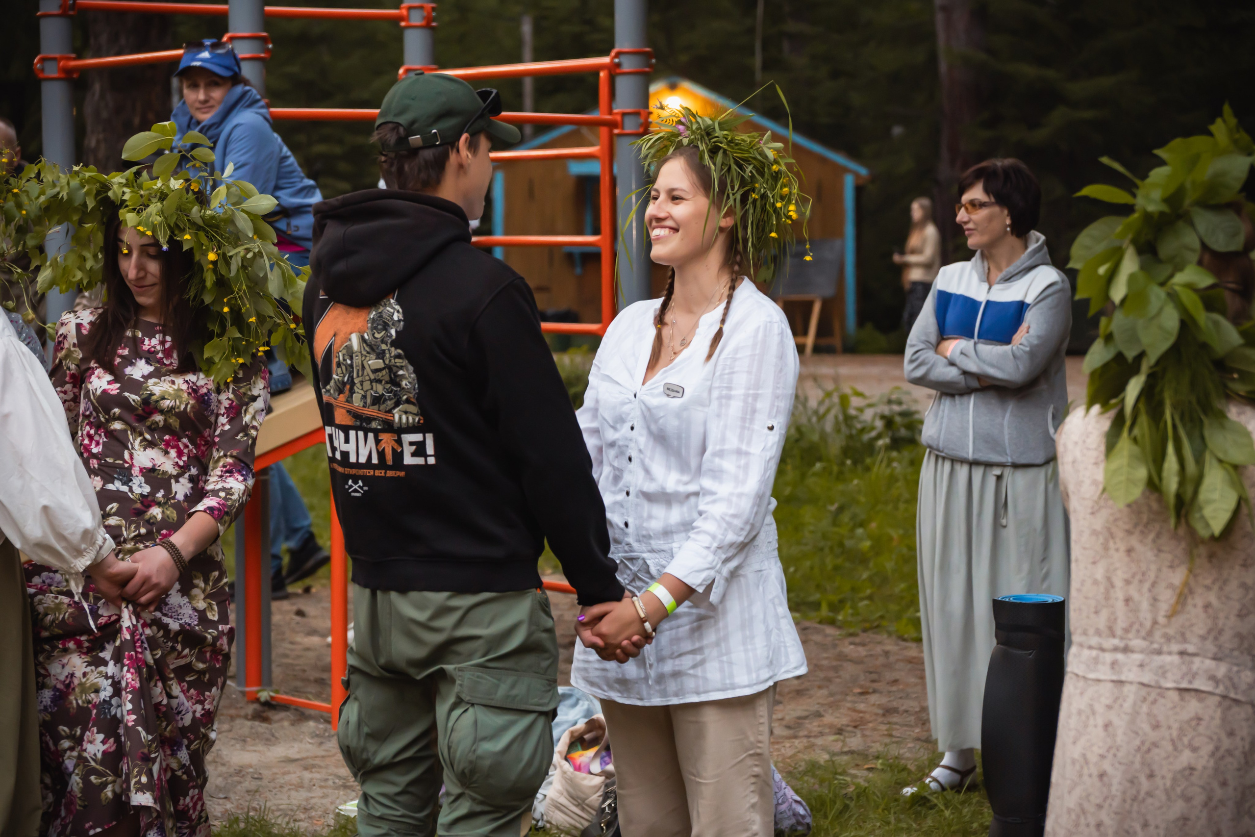 Белорусское Купалье. Занимаюсь профессиональной фотографией и живу рядом с Байкалом. Работаю в разных жанрах