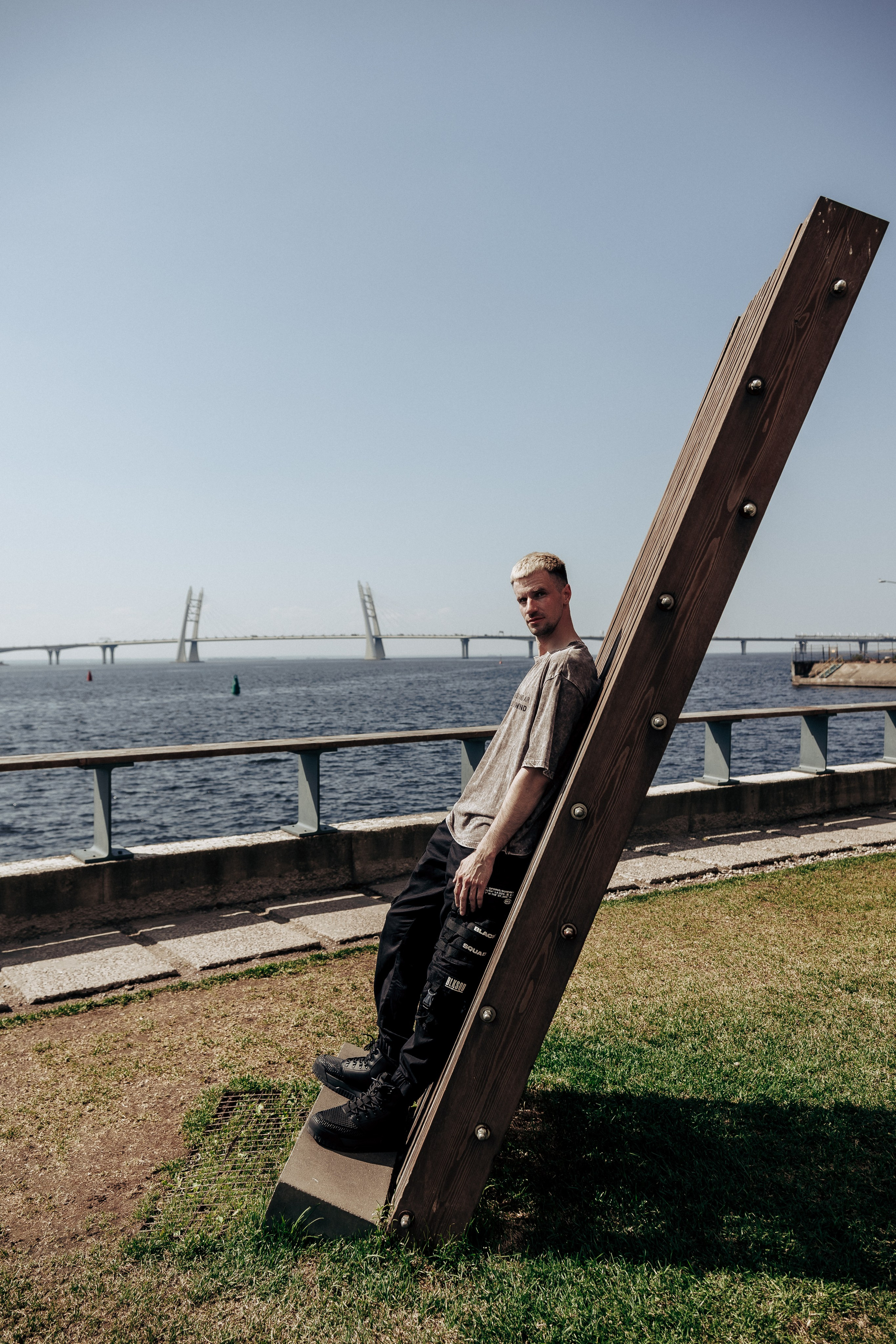 Мужская фотосессия в пространстве G47, на мотоцикле в Невской ратуше и в фотостудии «Art Place». Профессиональный фотограф в Санкт-Петербурге Александр Волосенцев