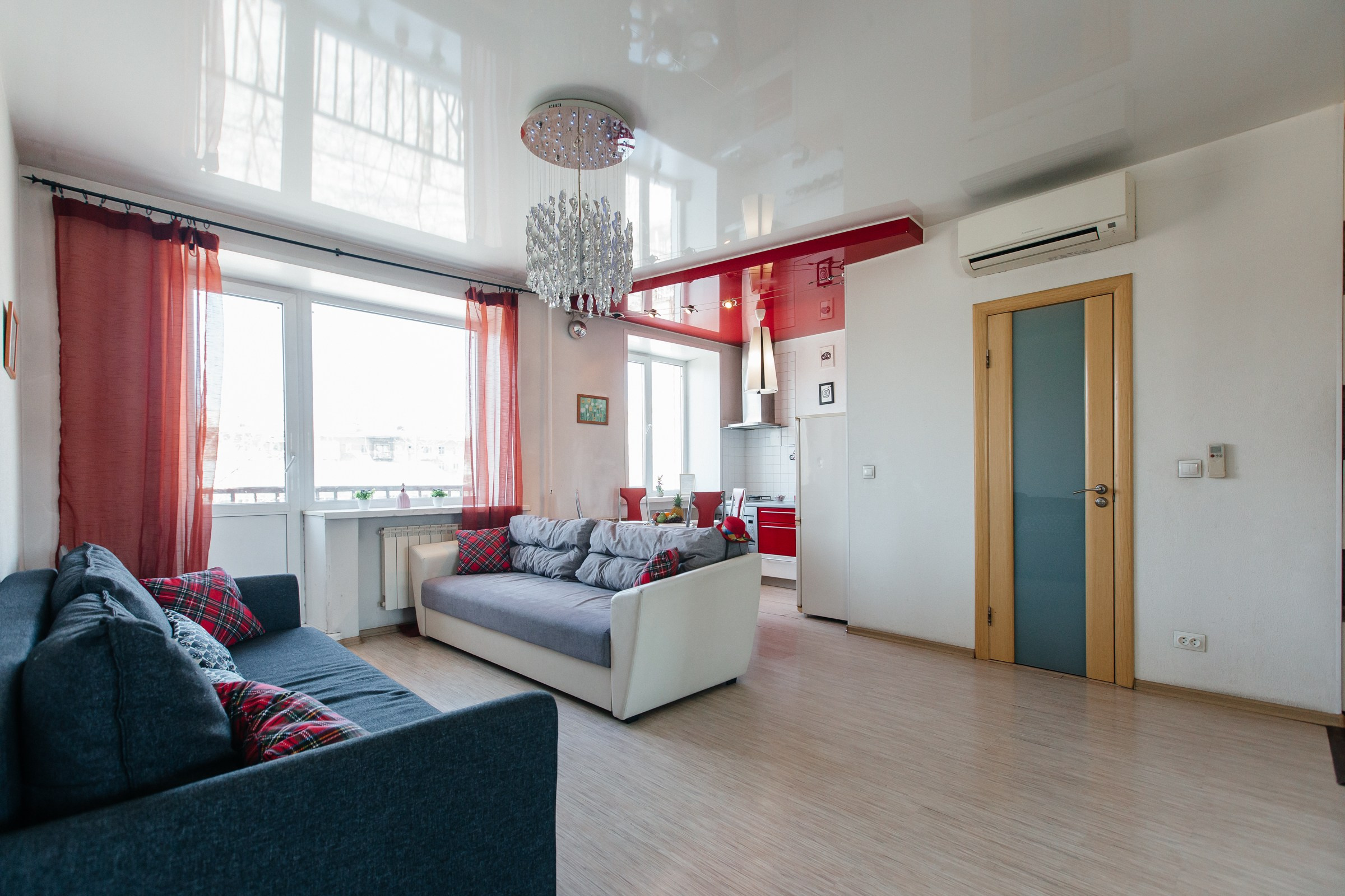 Проспект Карла Маркса, 27. Душевный фотограф Ваших самых ярких событий Марина Погребняк