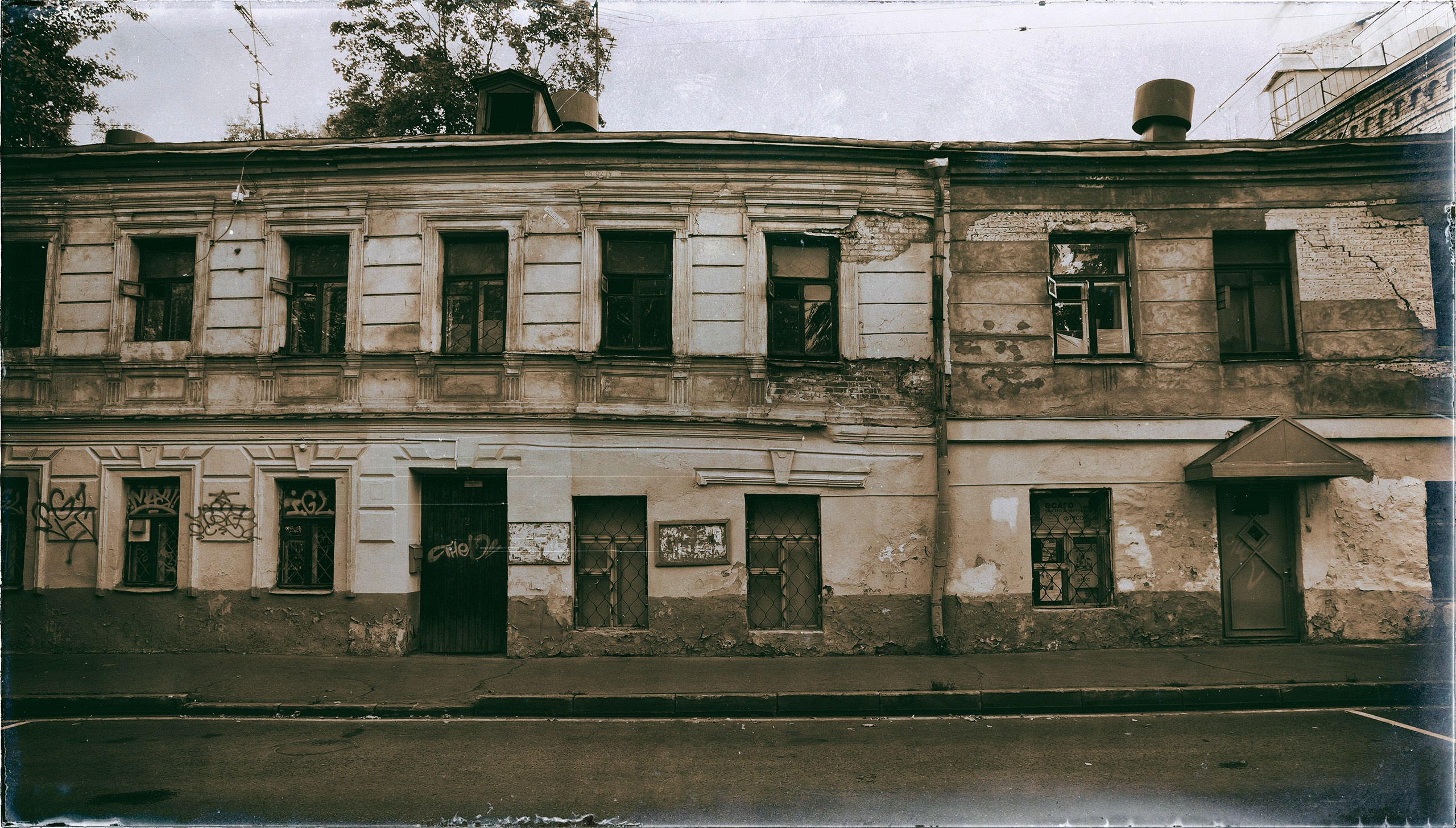 Фотографии сделанные на улицах городов. Профессиональный фотограф Игорь Пискарев в Москве. Студийная и выездная съёмка. Портретная и предметная съёмка. Авторская фотография