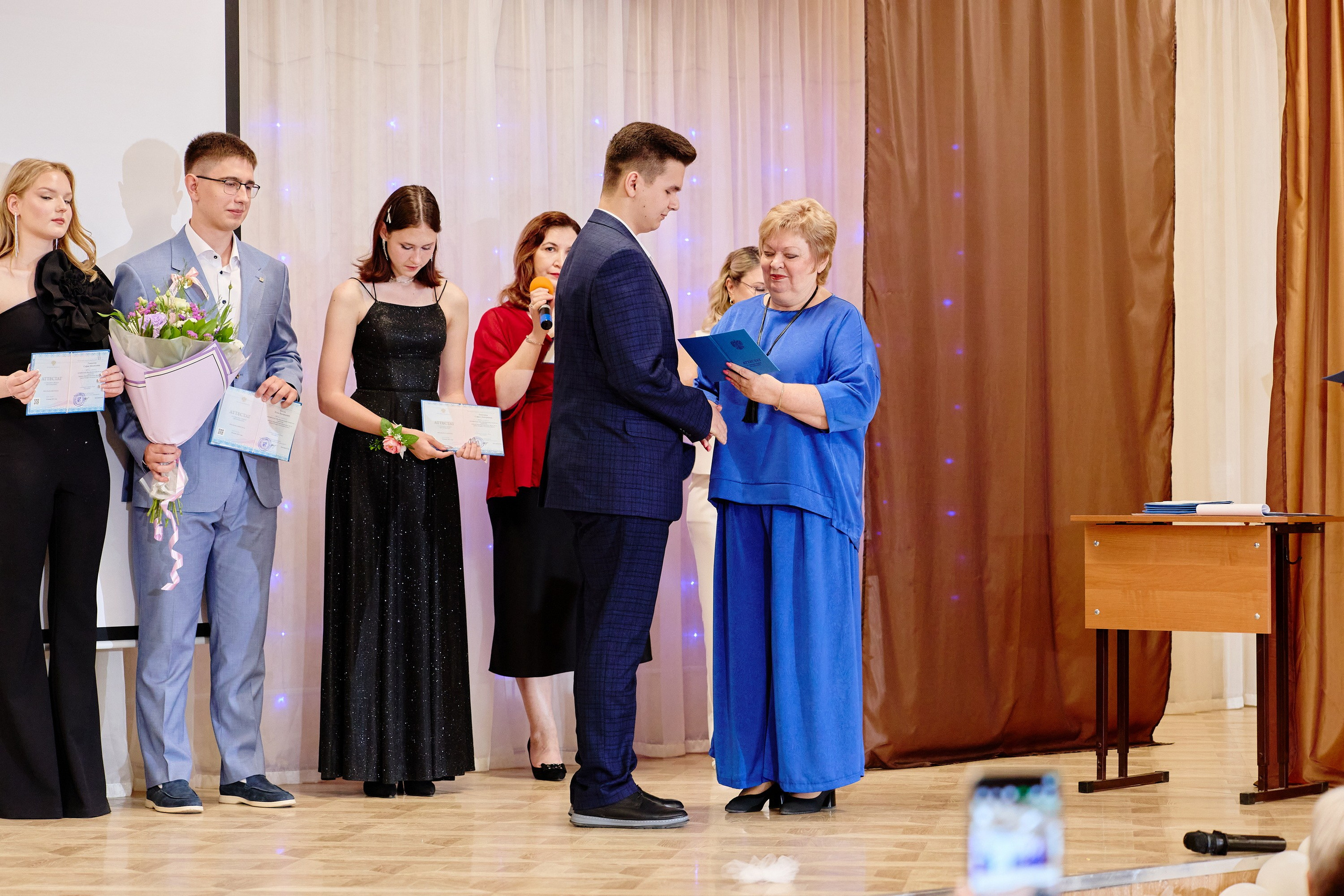 Выпускной 35 Сош. Фотограф Выпускные альбомы Таганрог Сергей Коробченко