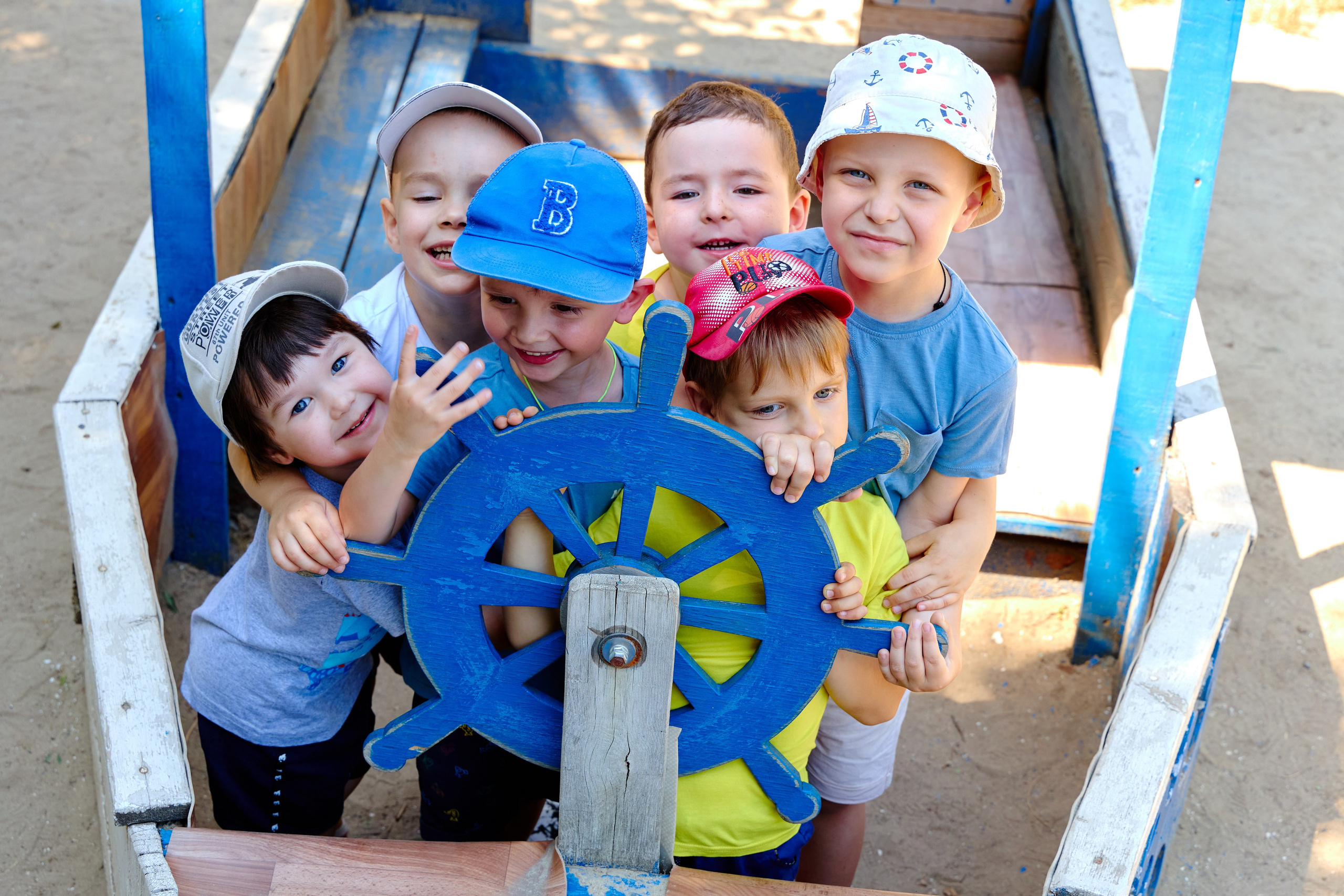 Пример летней съёмки в детском саду № 92 младшая группа Ромашки. Фотограф Выпускные альбомы Таганрог Сергей Коробченко