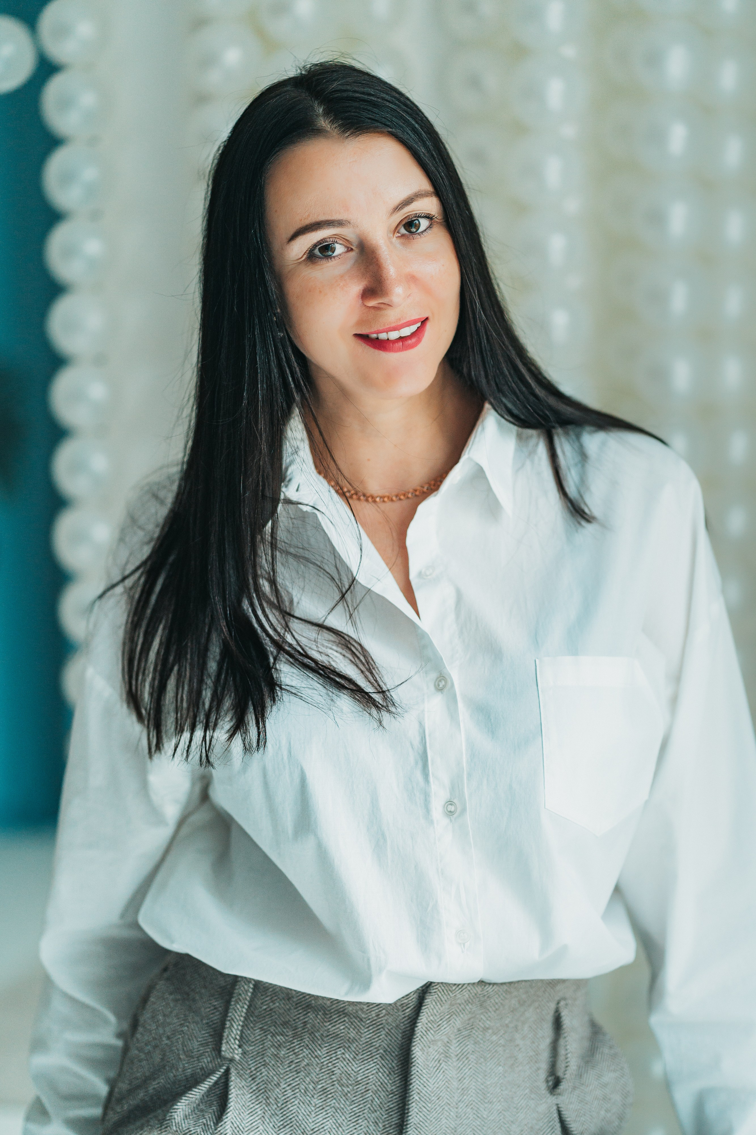 Женский портрет. Школьные альбомы и альбомы для детского сада. Юлия Осипова. Москва