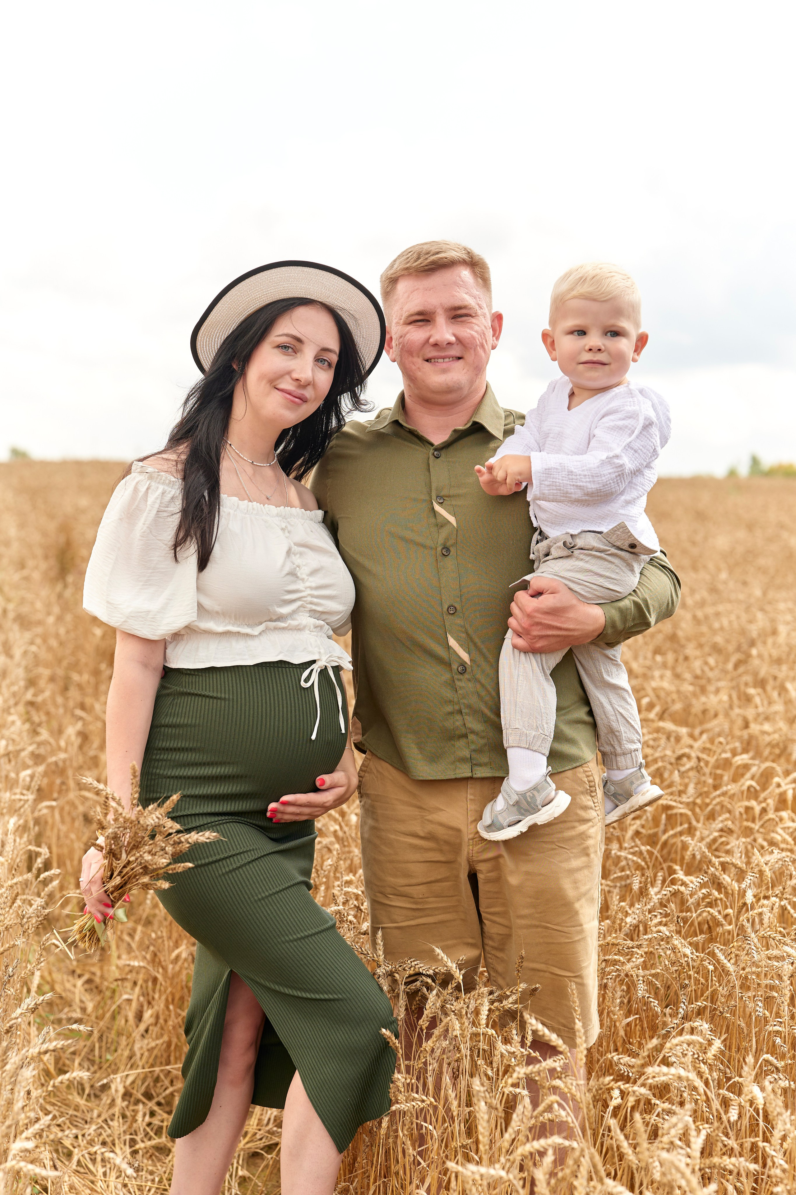 Семейная Фотосессия в поле. Семейный и женский фотограф в Москве Зоя Бучерова
