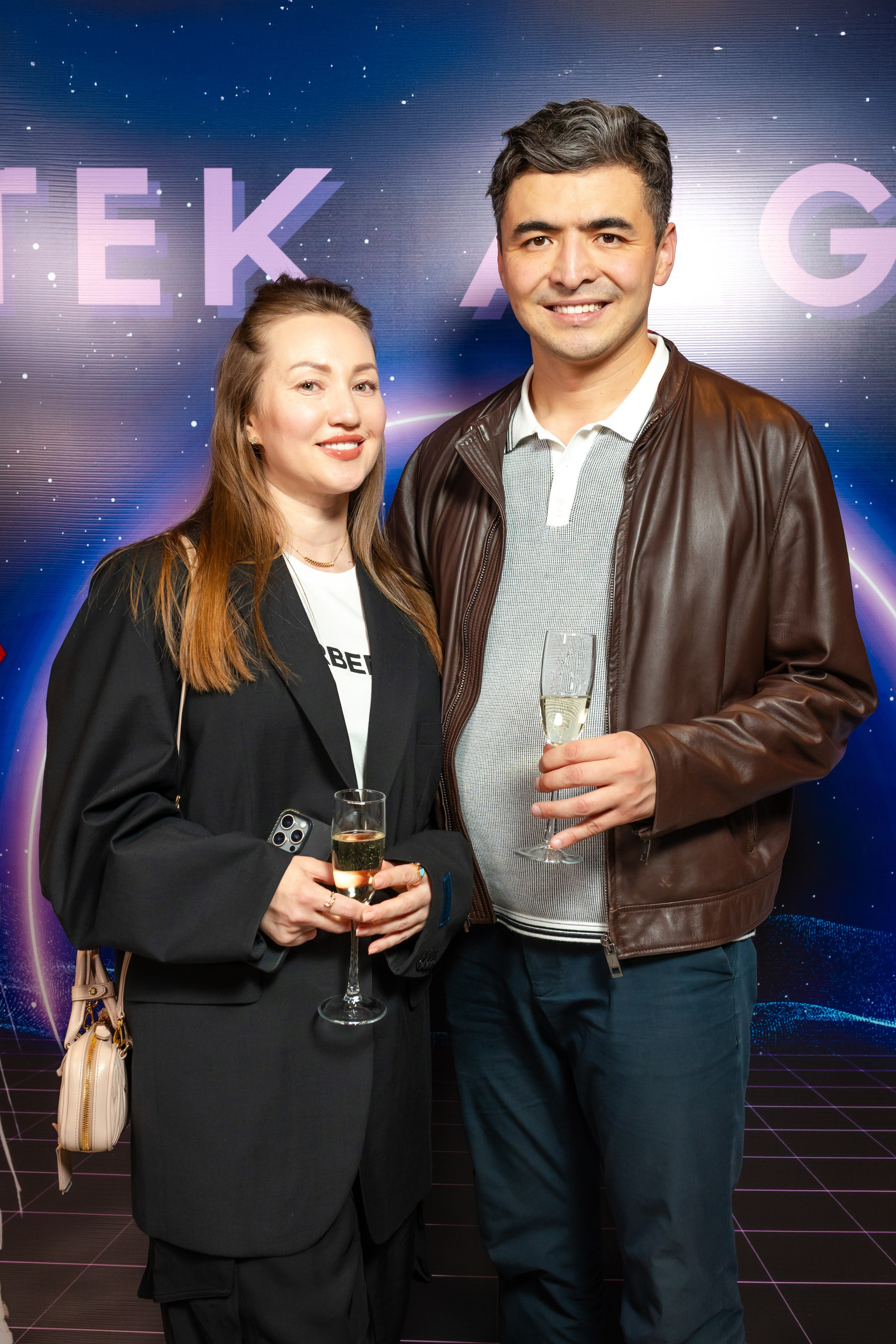 Репортажная фотосъёмка мероприятий в Алматы — презентация клипа | Jora Abramov фотограф. Коммерческий и репортажный фотограф в Алматы — Jora Abramov