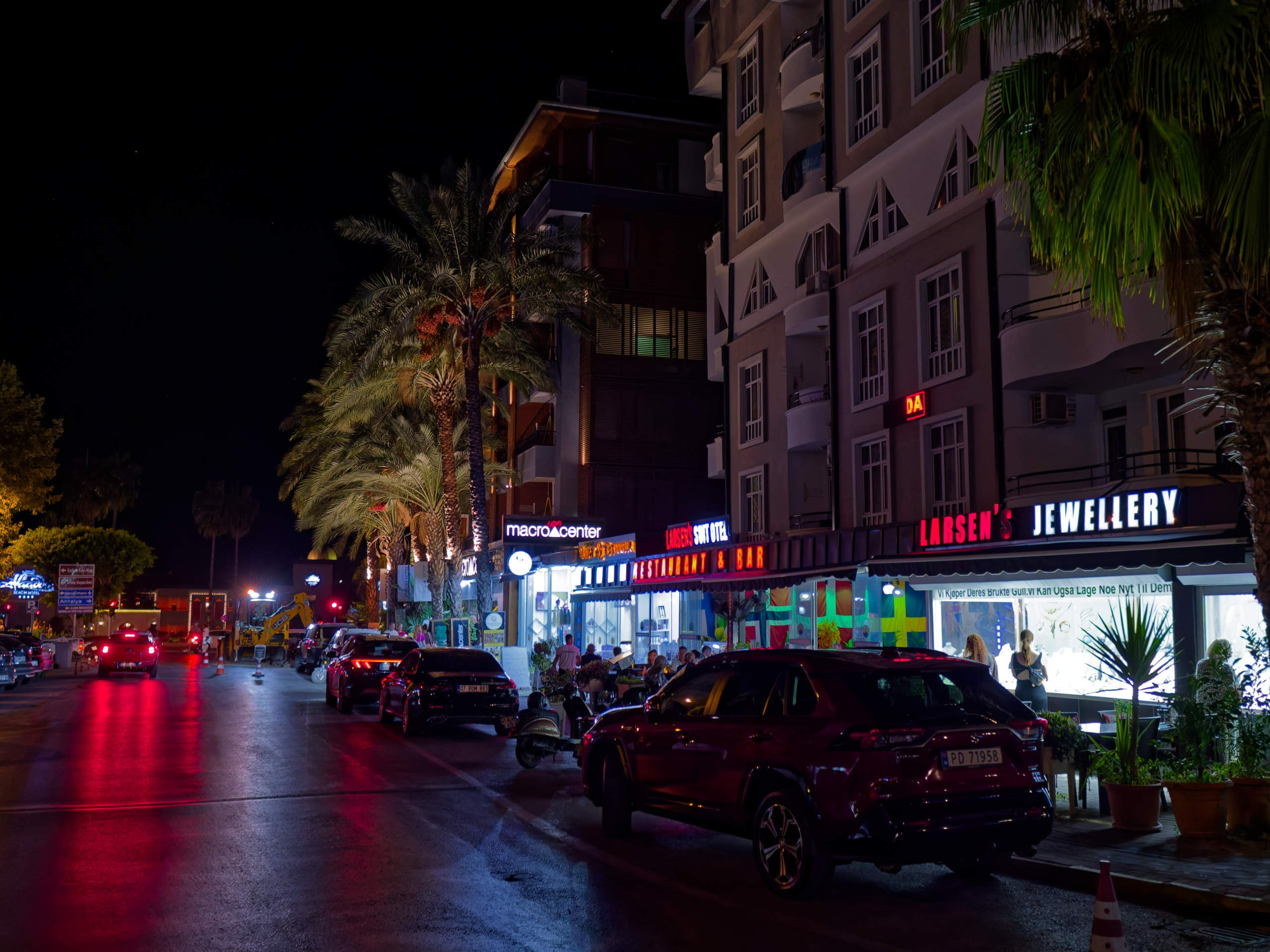 Алания 2025, город, стрит-фото. Избранные фотографии