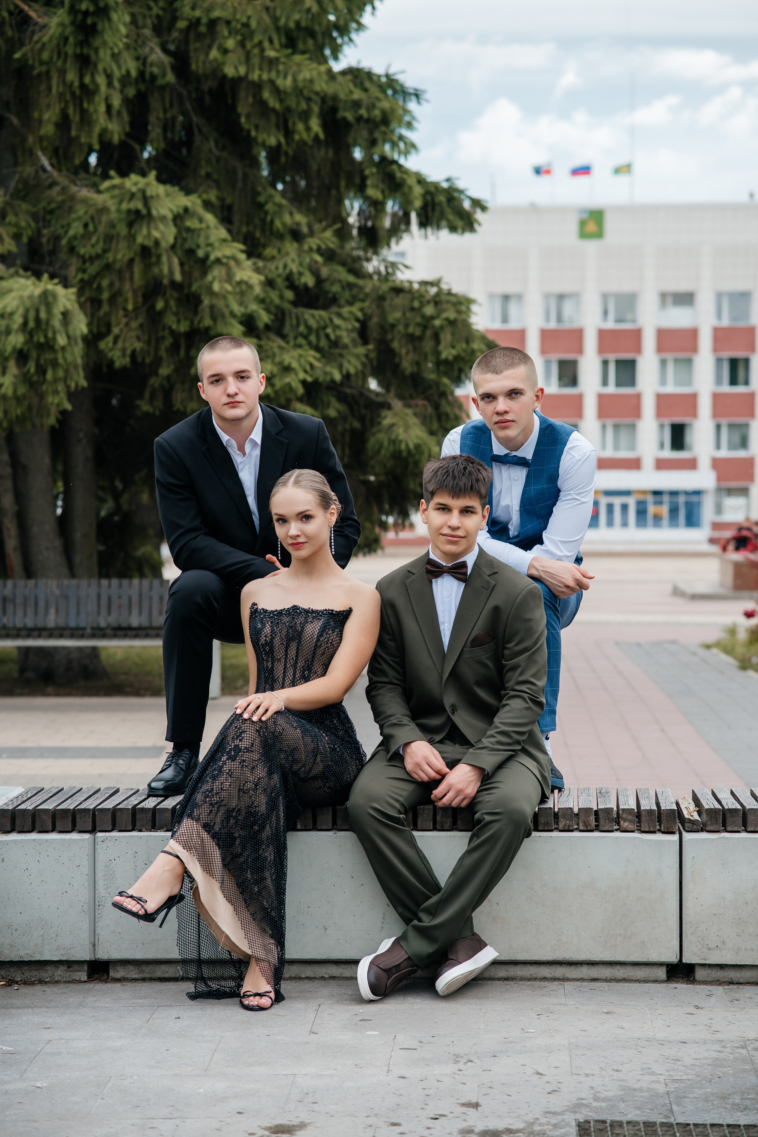 Медалисты. Школьный фотограф в Валуйках. Фотосессии для выпускников и изготовление выпускных альбомов в городе Валуйки и в Белгородской области
