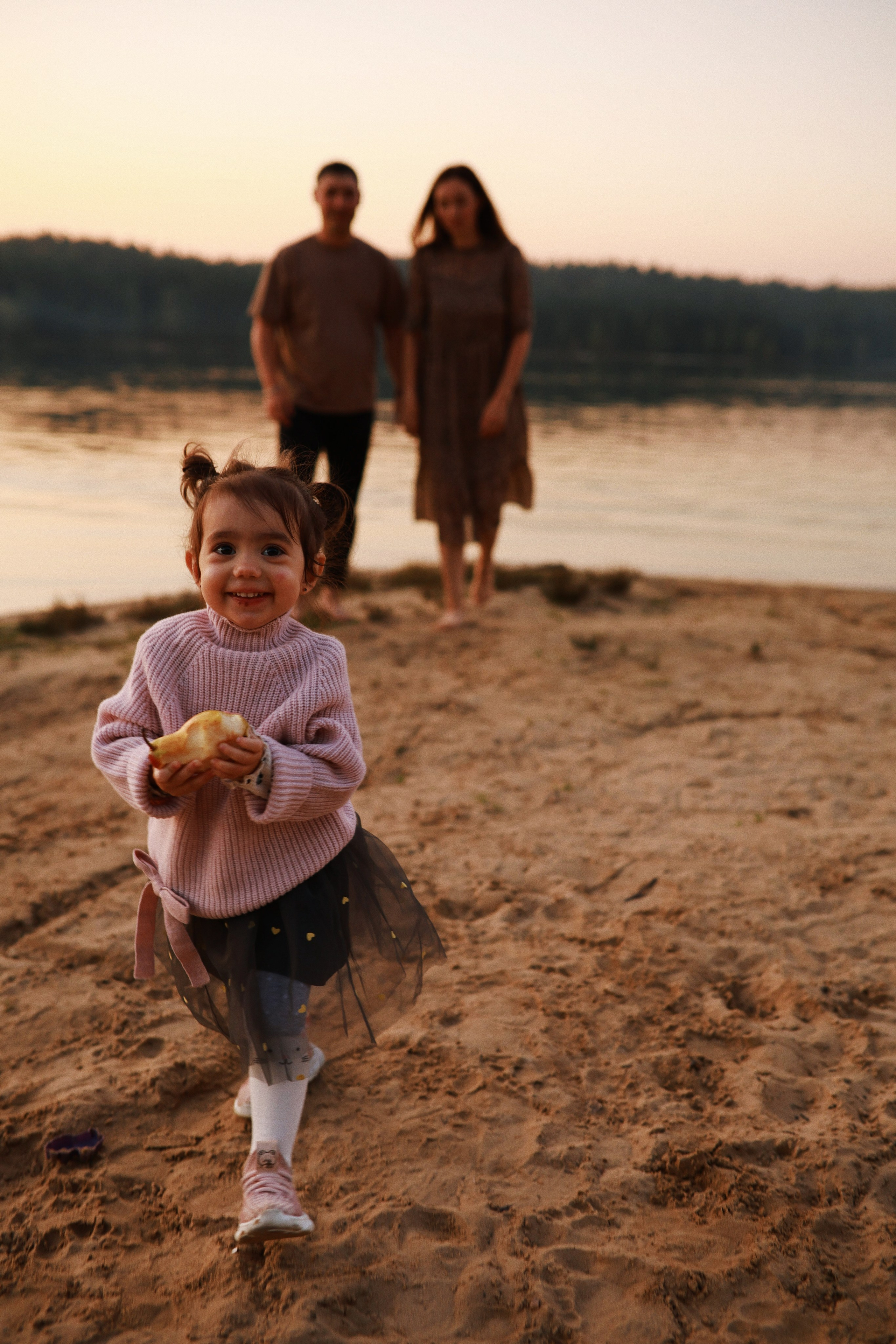 Семейная прогулка Оли и Вовы, а также малышки Есении. Семейный фотограф в Москве и Люберцах Юлия Гуськова