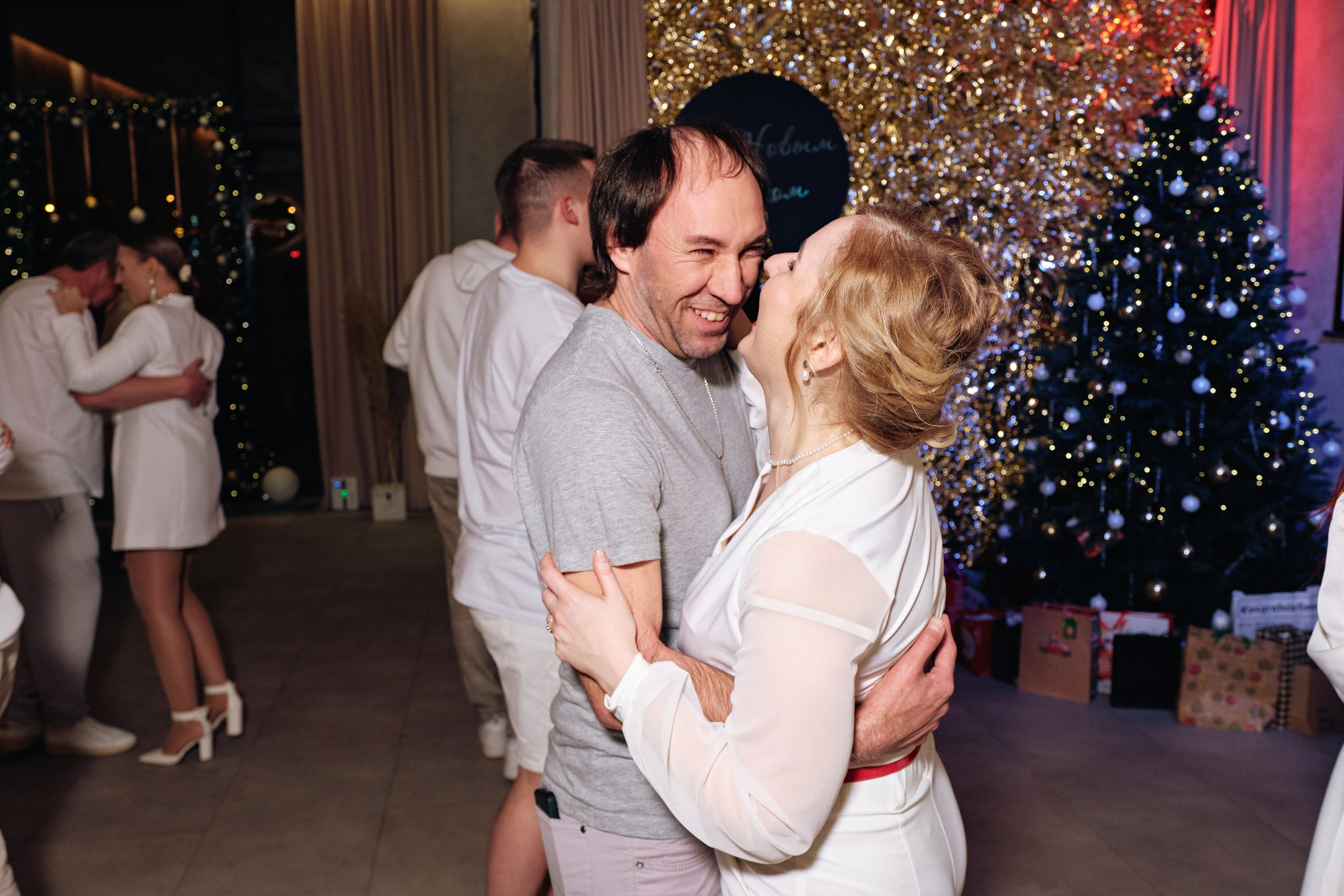 Корпоратив в белом компании Pride group. Семейные и свадебные фотосессии в СПб, в студии, на улице, на природе