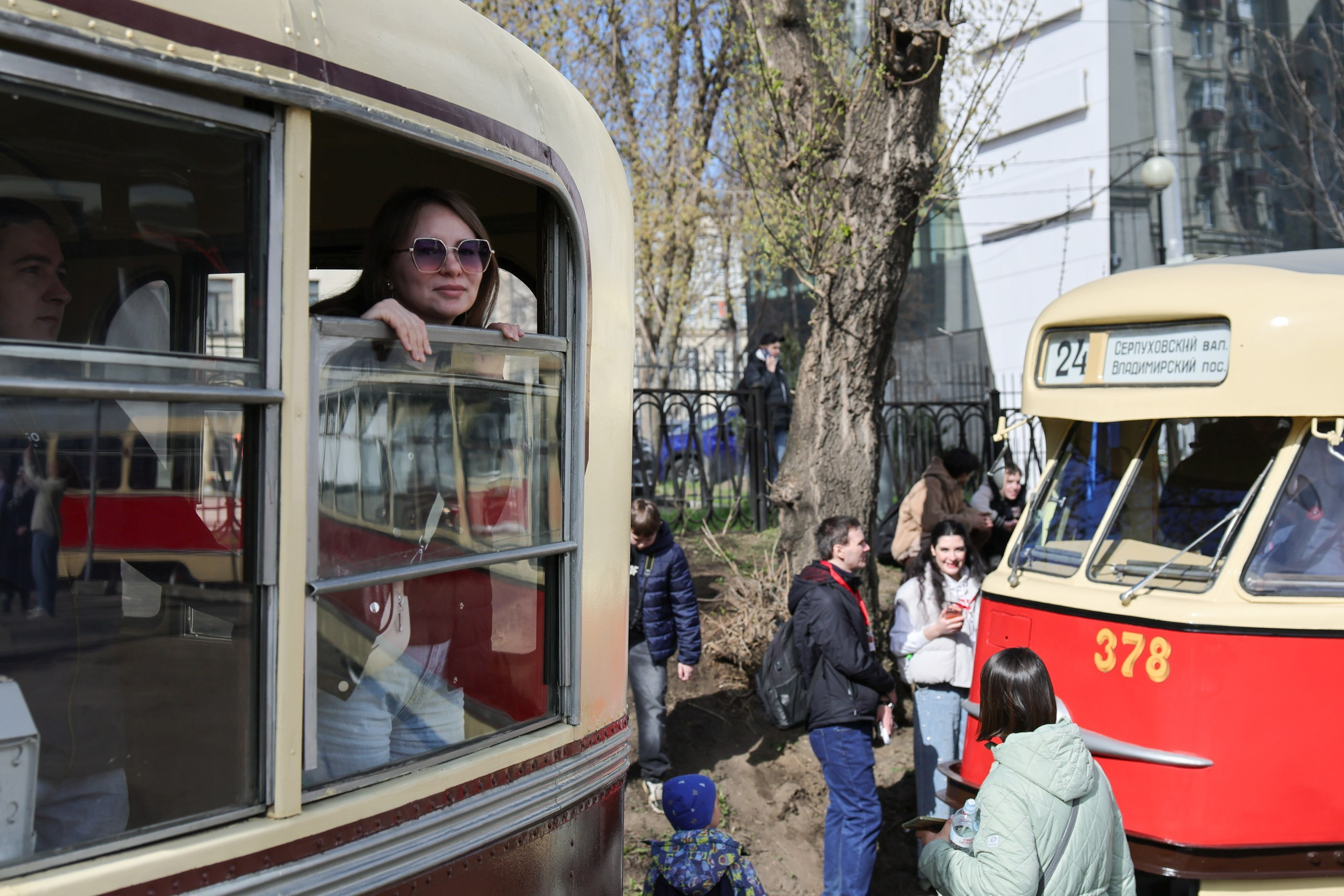 Парад трамваев. Репортажный, архитектурный, театральный и файн-арт фотограф Лена Мельникова в Москве