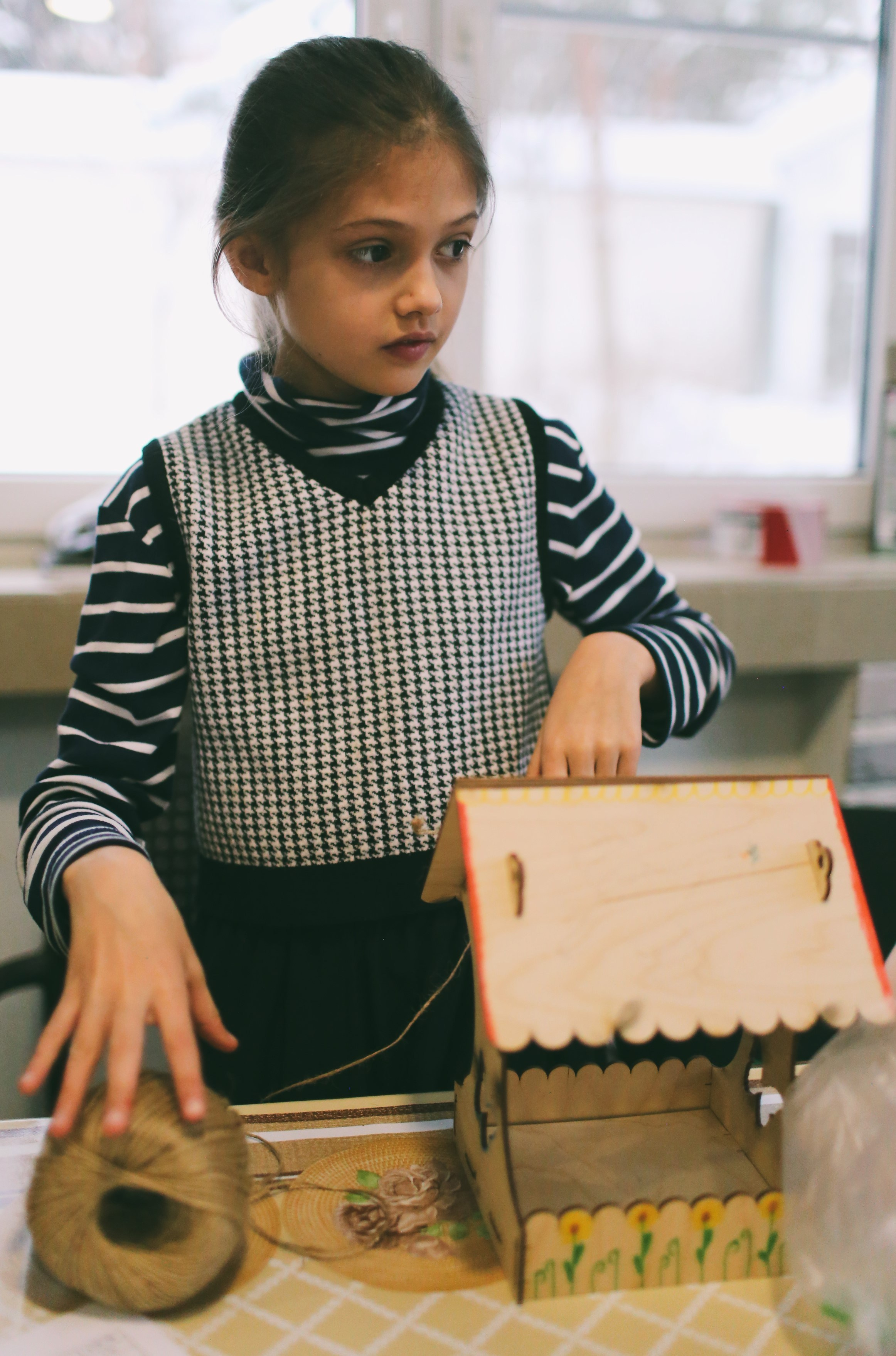 Конструирование кормушек в Воскресной школе. Фотограф Антонина Гудкова