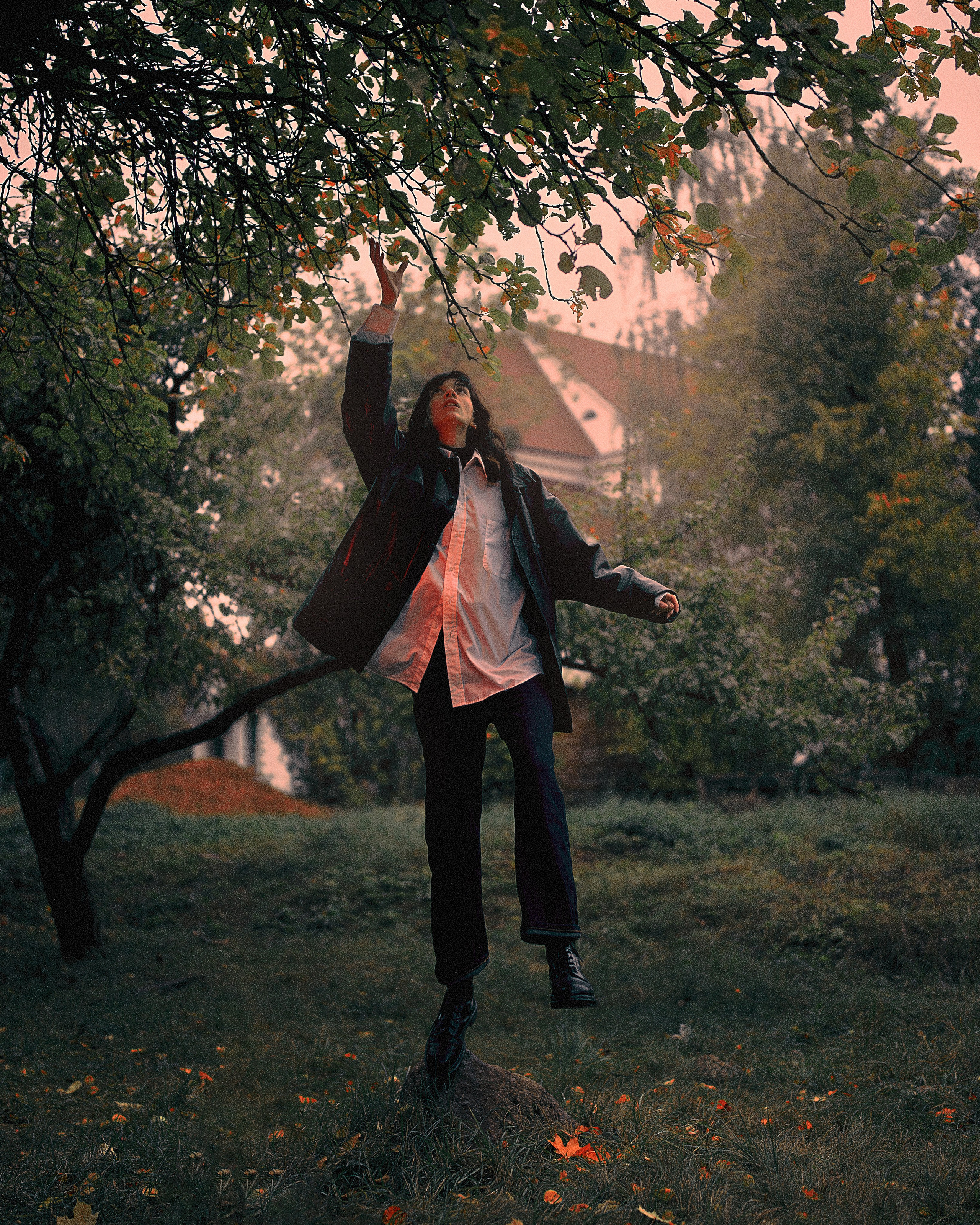 Дина в яблонях. Антон Арнольд | Фотограф Минск