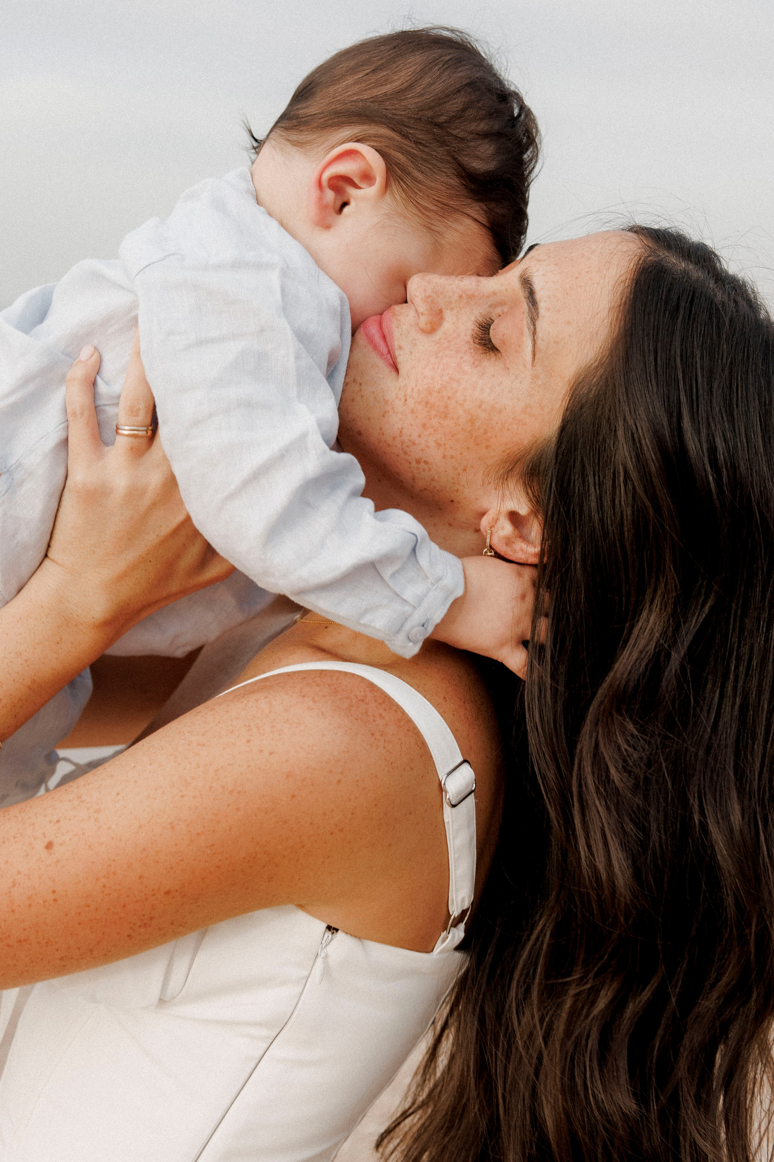 First year family photos near the sea. Главная