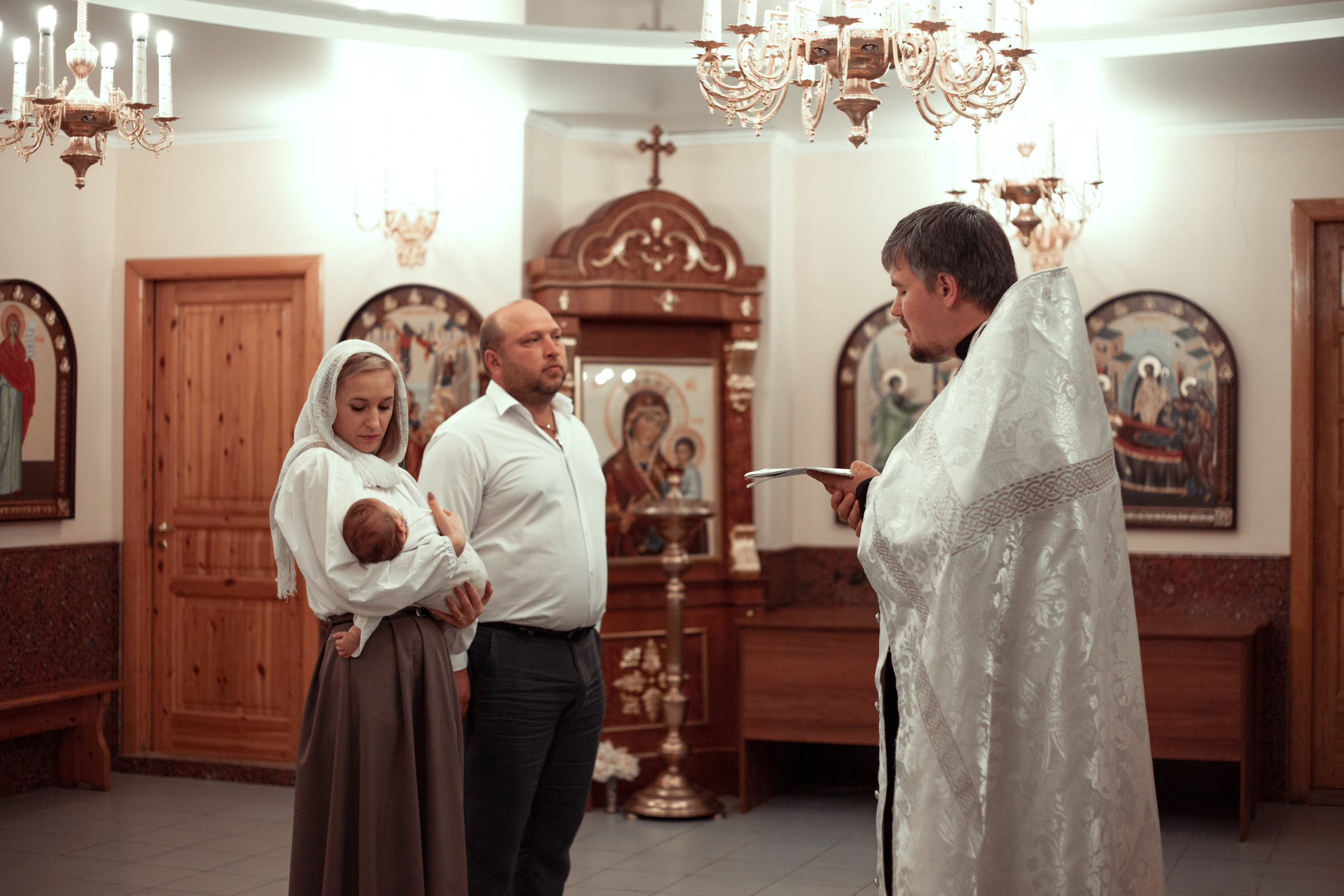 Крещение Варвары Храм Сергия Радонежского п. Ростоши. Фотограф новорожденных Оренбург Оксана Трофимова