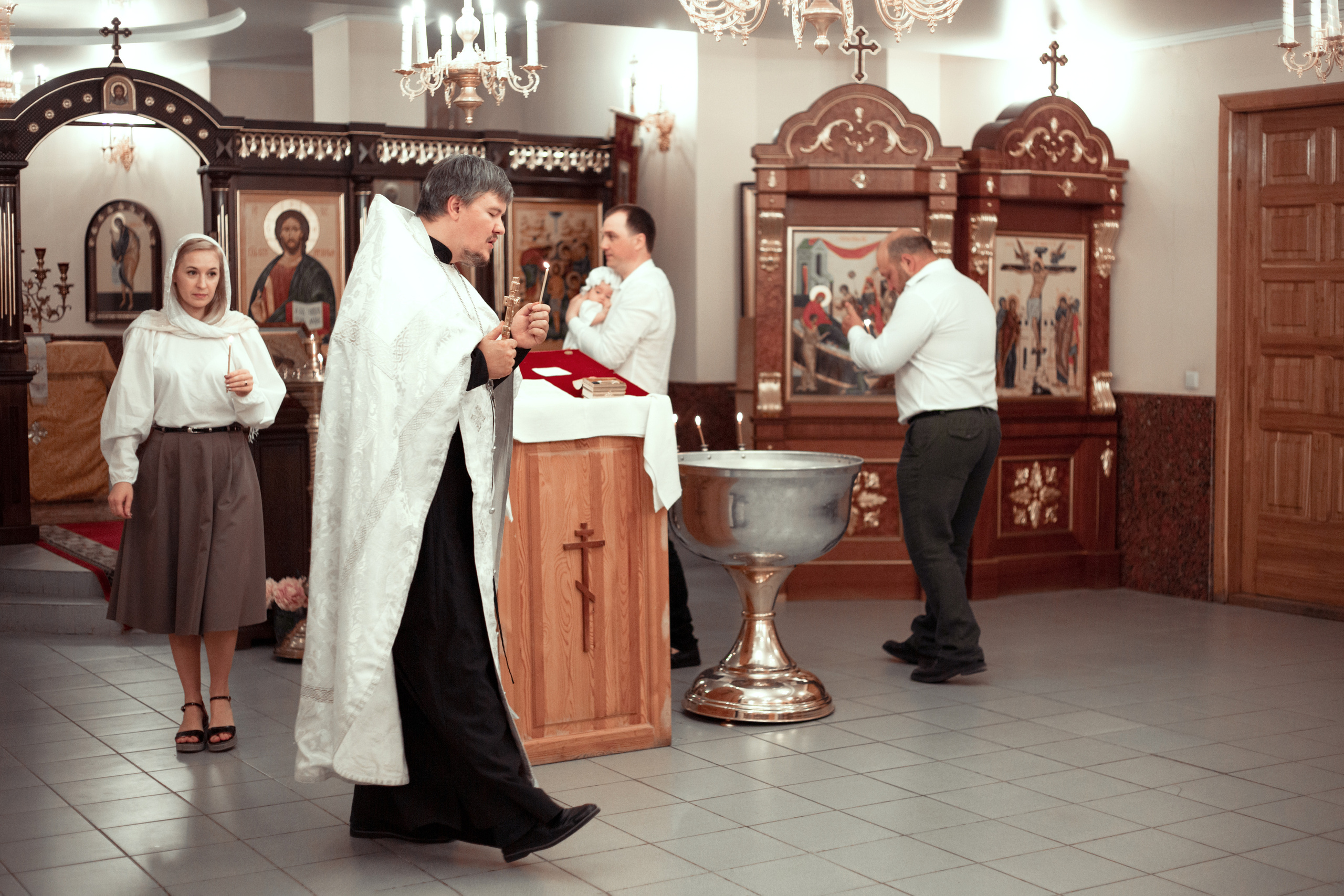 Крещение Варвары Храм Сергия Радонежского п. Ростоши. Фотограф новорожденных Оренбург Оксана Трофимова