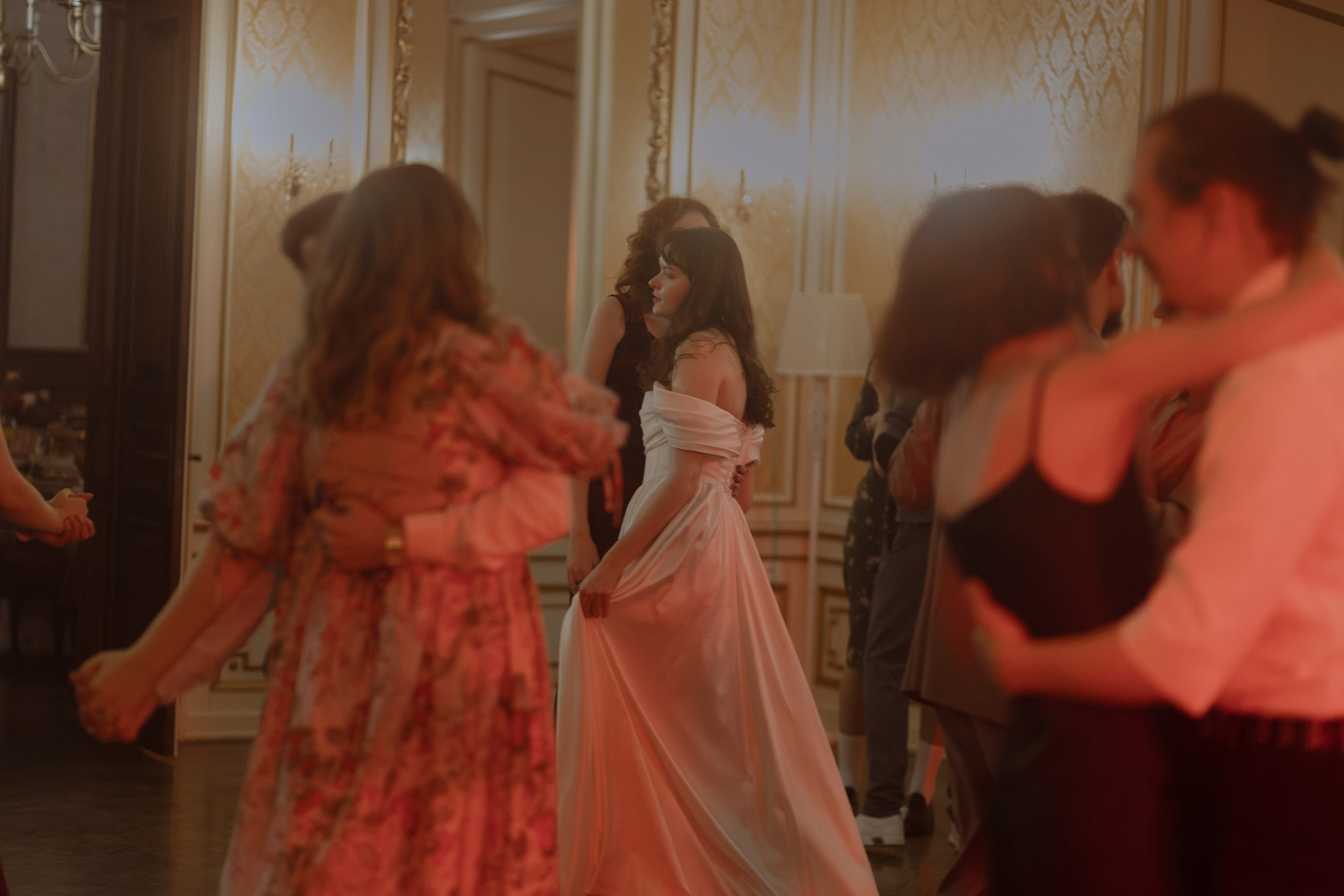 Welcome back to your own dinner party. Фотограф Лия Козловская Минск