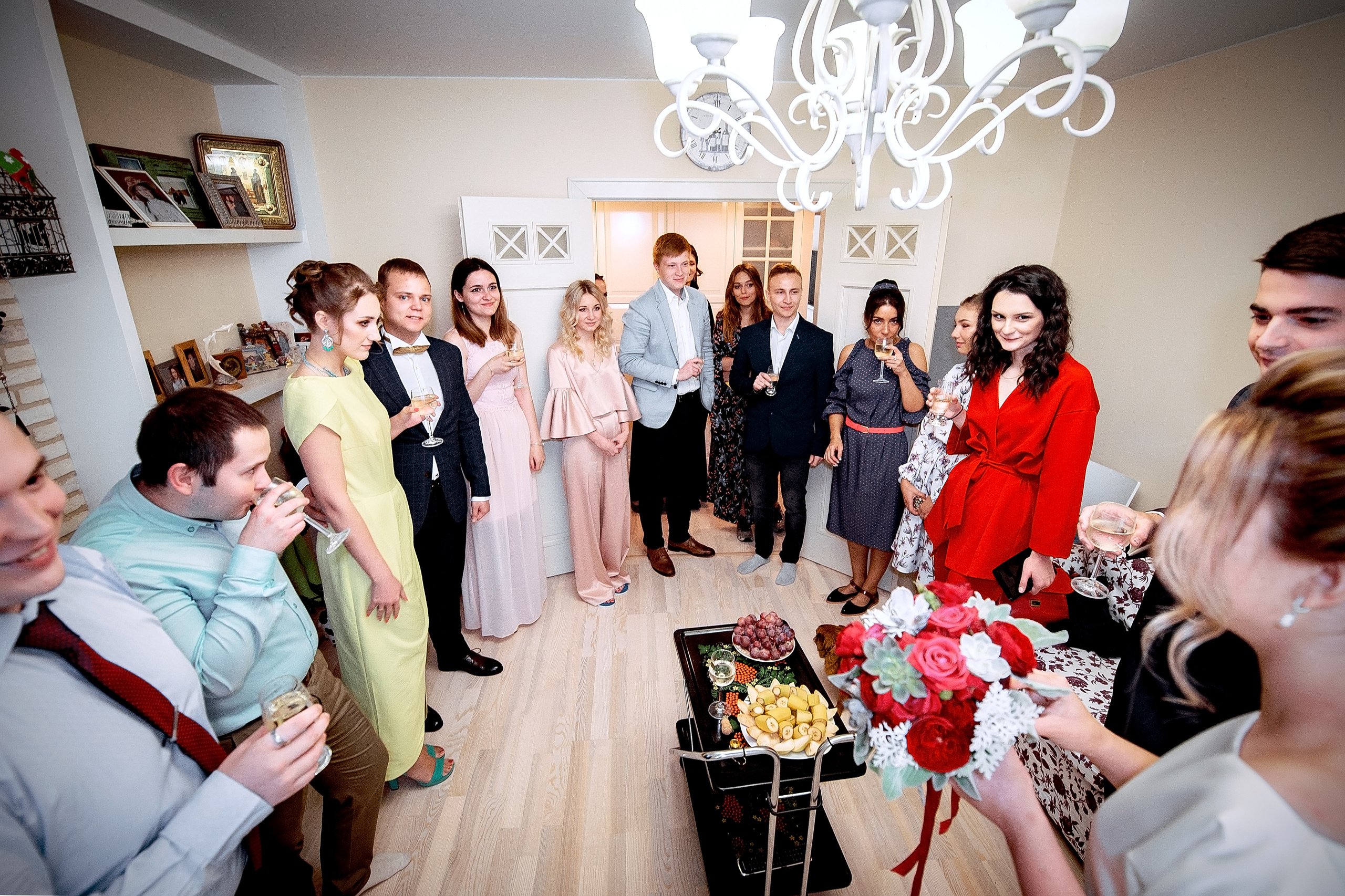 Свадьба с росписью в Дворце царя Алексея Михайловича и банкетом в Кари. Свадебный и семейный фотограф Виктория Носачёва. Щелково, Москва и МО