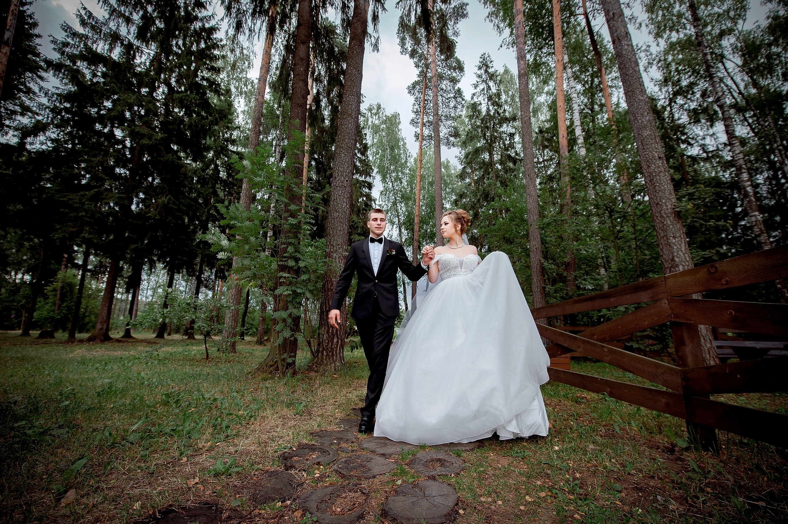Свадебная фотопрогулка на Черном озере во Фрязино с банкетом в "Загоро. Свадебный и семейный фотограф Виктория Носачёва. Щелково, Москва и МО