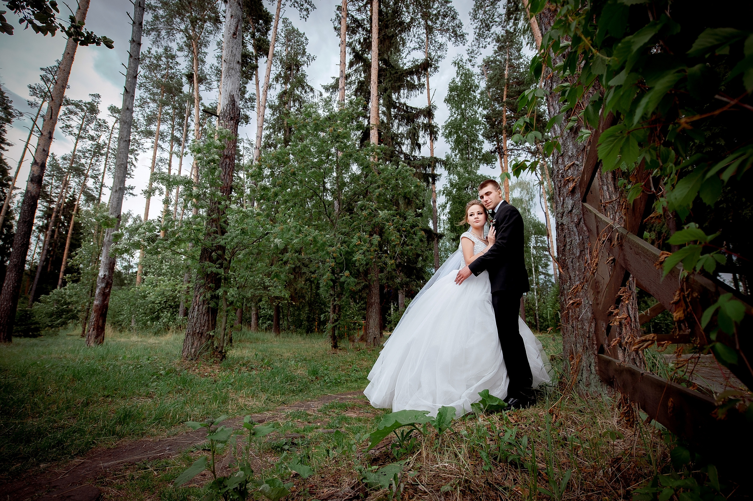 Свадебная фотопрогулка на Черном озере во Фрязино с банкетом в "Загоро. Свадебный и семейный фотограф Виктория Носачёва. Щелково, Москва и МО