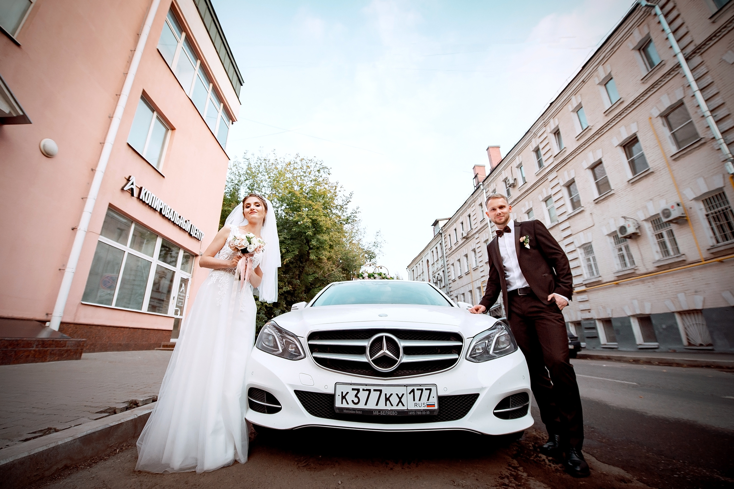 Свадебная фотопрогулка в Коломенском летом. Свадебный и семейный фотограф Виктория Носачёва. Щелково, Москва и МО