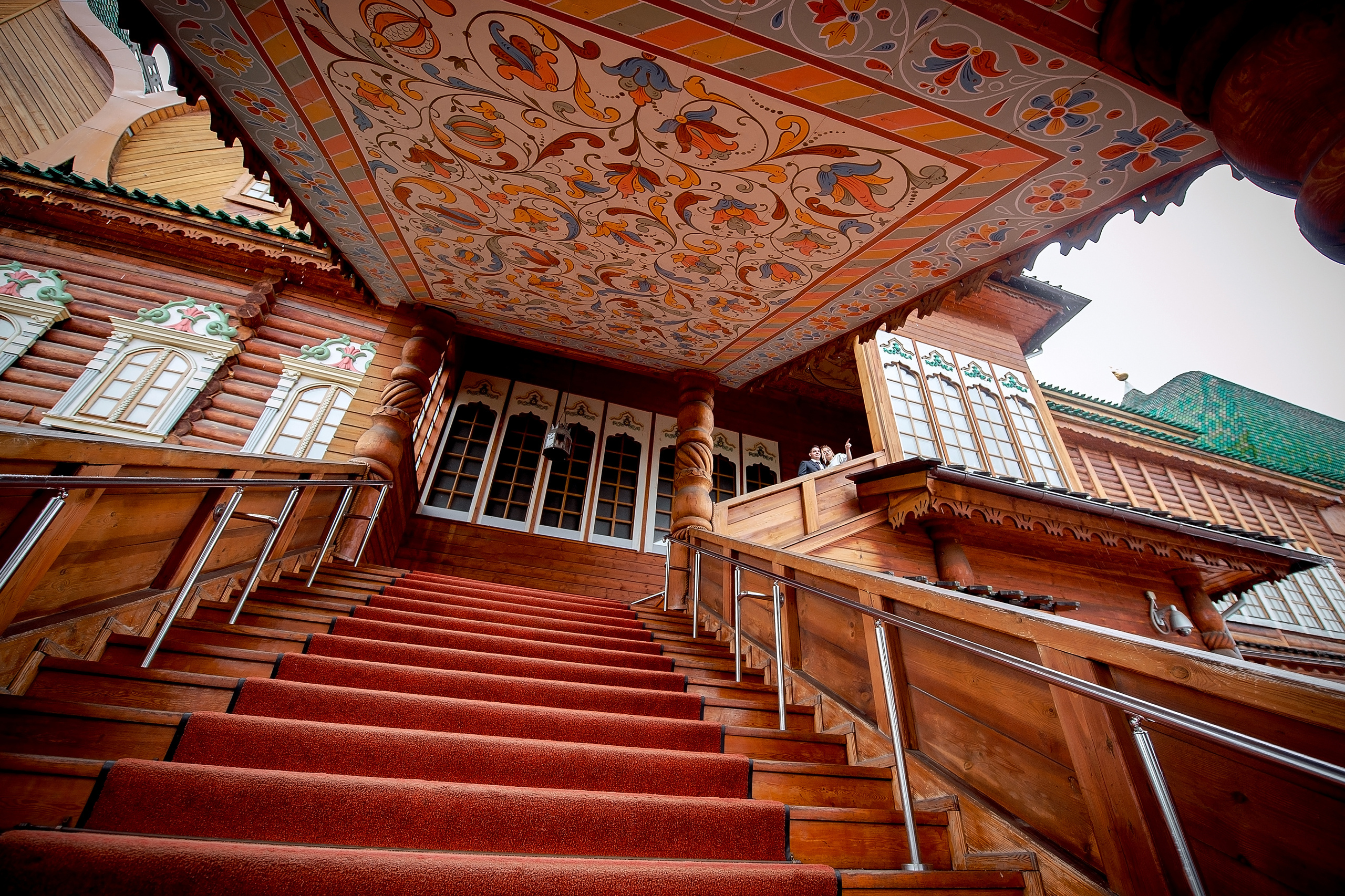 Свадьба с росписью в Дворце царя Алексея Михайловича и банкетом в Кари. Свадебный и семейный фотограф Виктория Носачёва. Щелково, Москва и МО