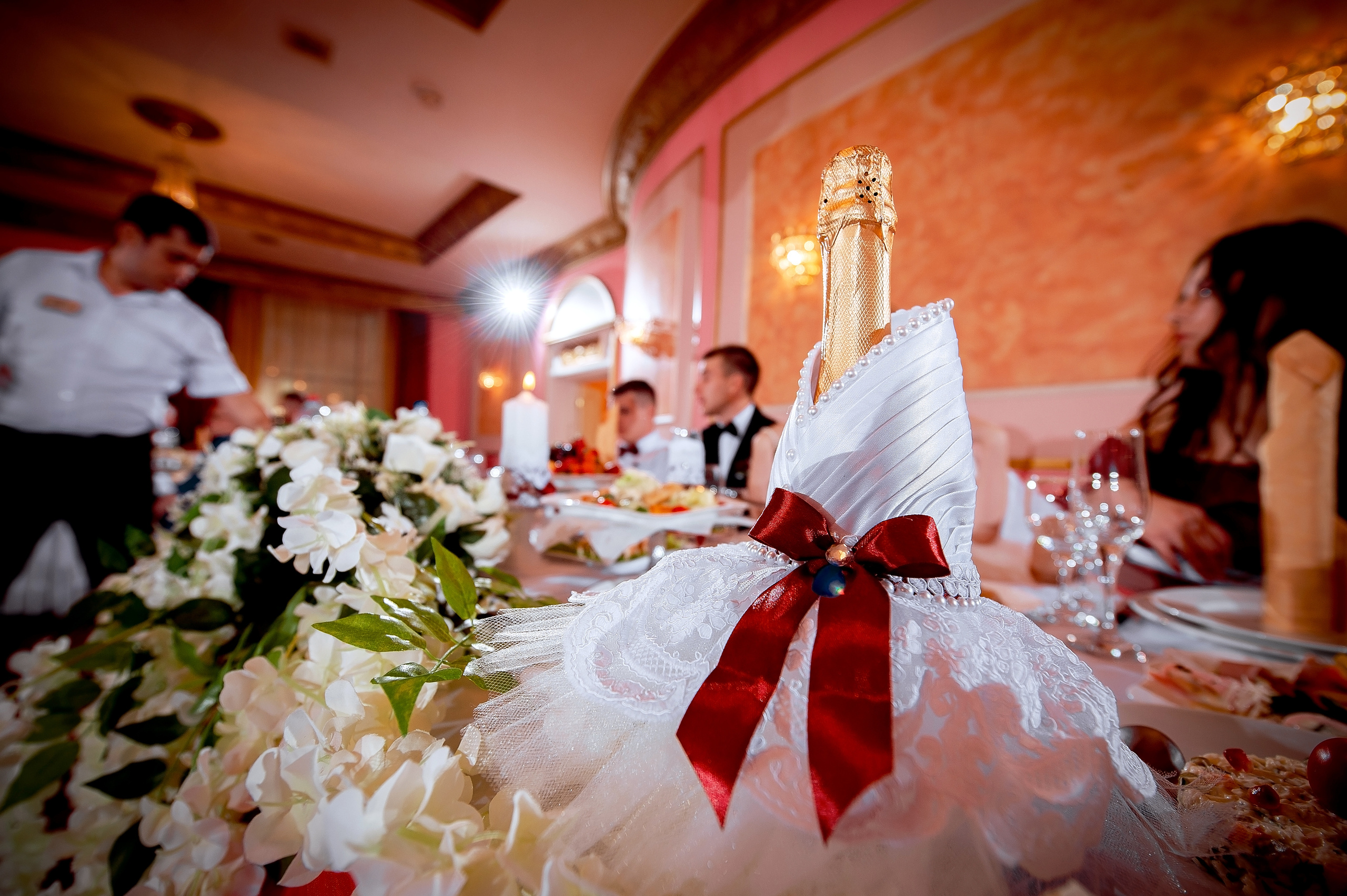 Свадебная фотопрогулка на Черном озере во Фрязино с банкетом в "Загоро. Свадебный и семейный фотограф Виктория Носачёва. Щелково, Москва и МО