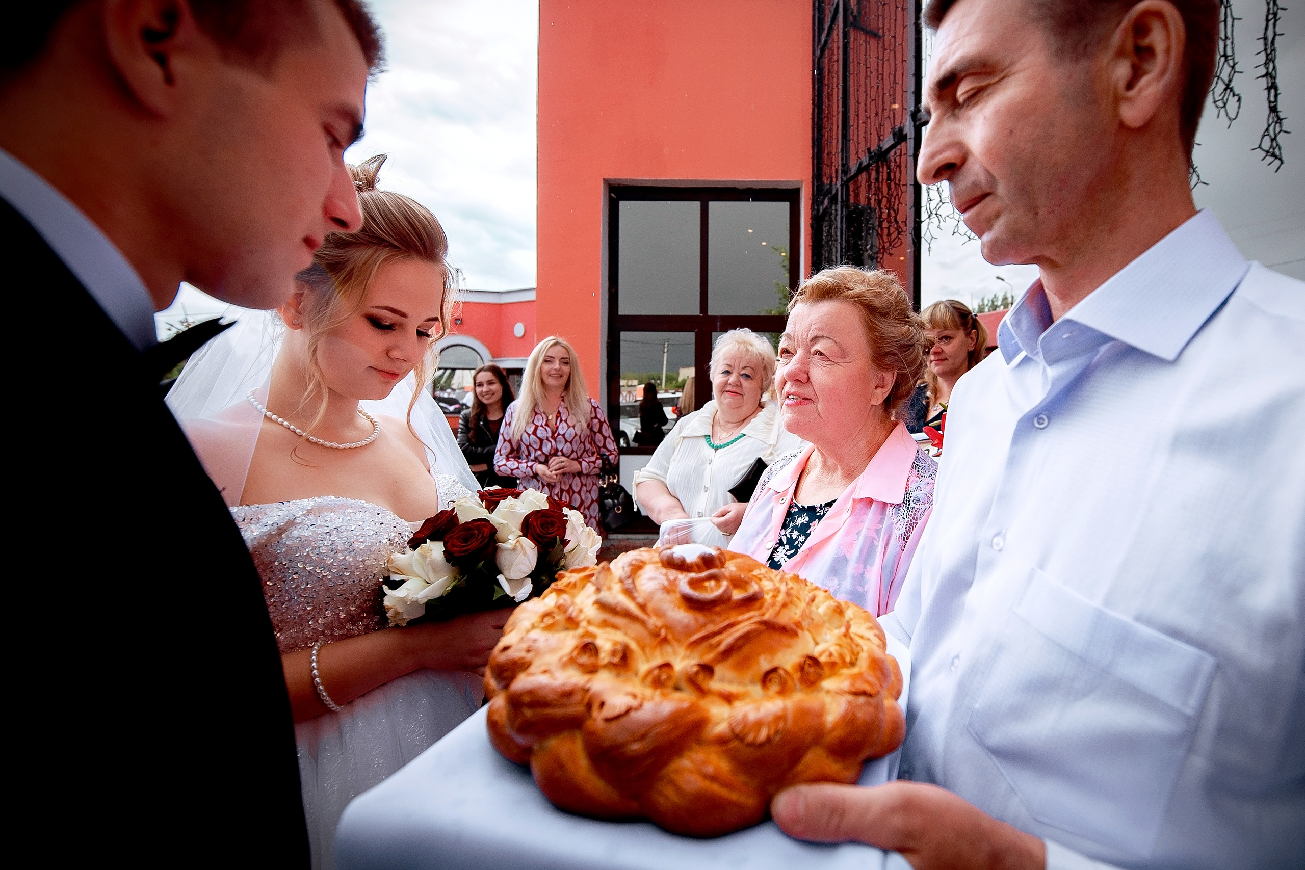 Свадебная фотопрогулка на Черном озере во Фрязино с банкетом в "Загоро. Свадебный и семейный фотограф Виктория Носачёва. Щелково, Москва и МО