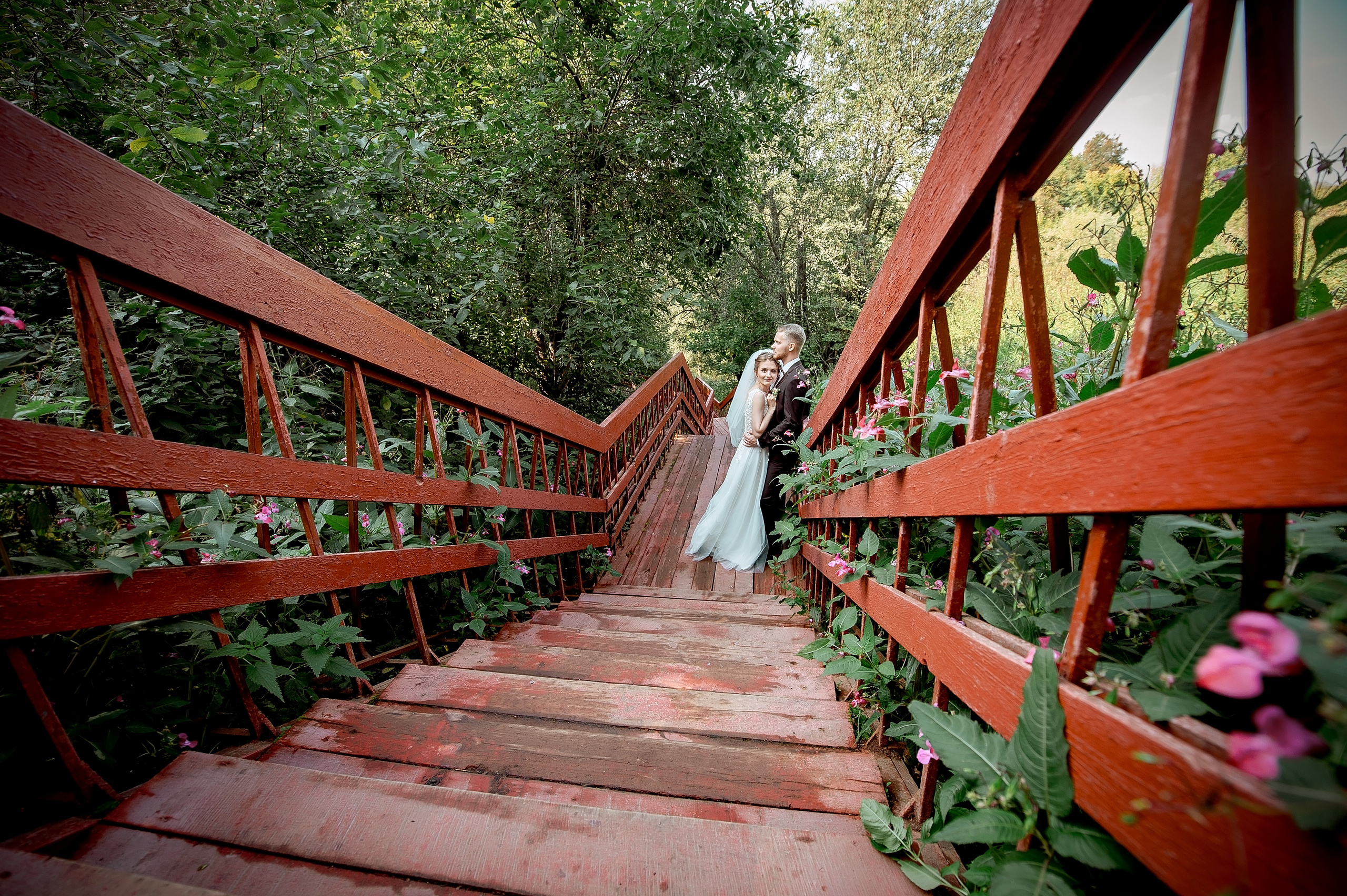 Свадебная фотопрогулка в Коломенском летом. Свадебный и семейный фотограф Виктория Носачёва. Щелково, Москва и МО